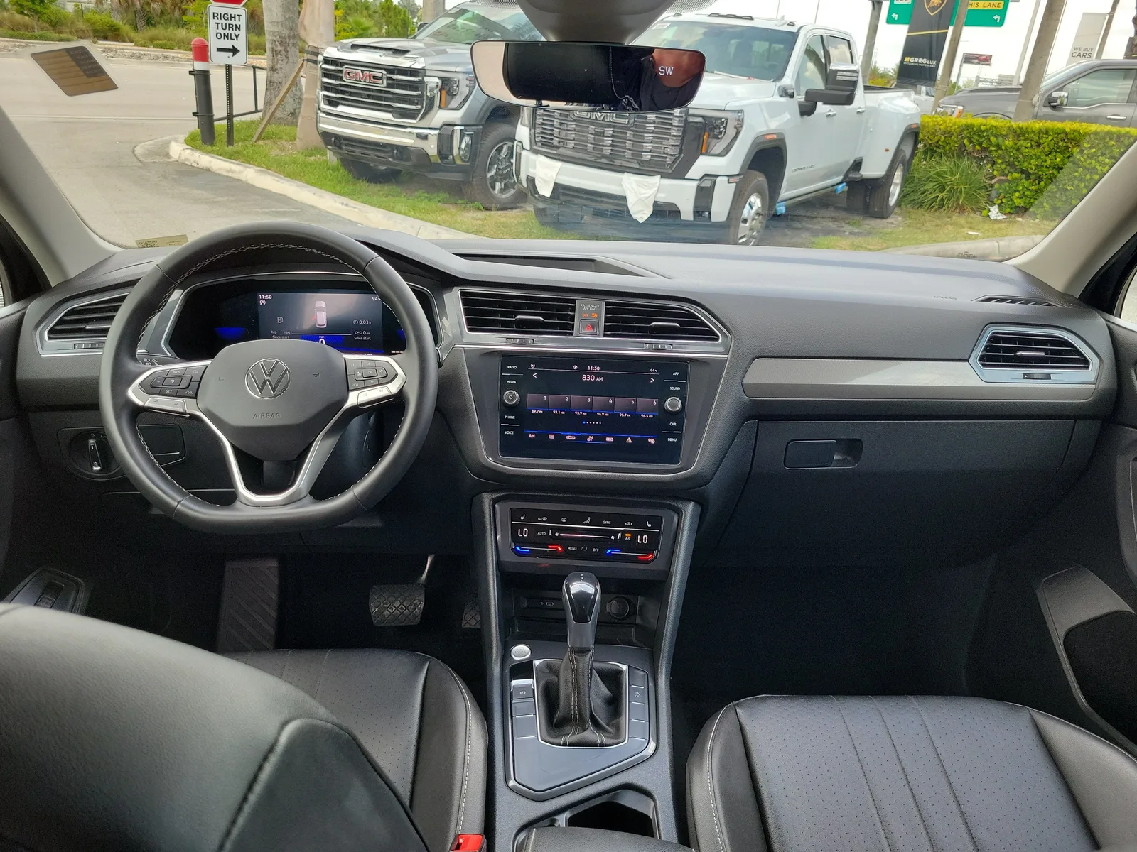 2022 Volkswagen Tiguan SE photo 17
