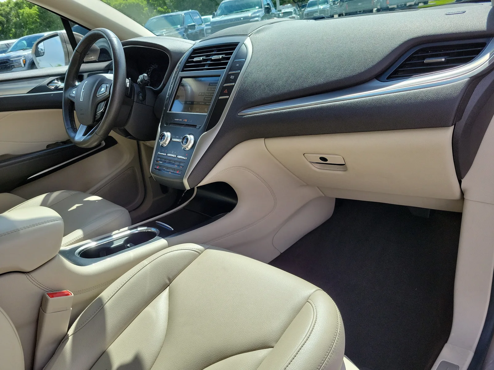 2019 Lincoln MKC Standard photo 19