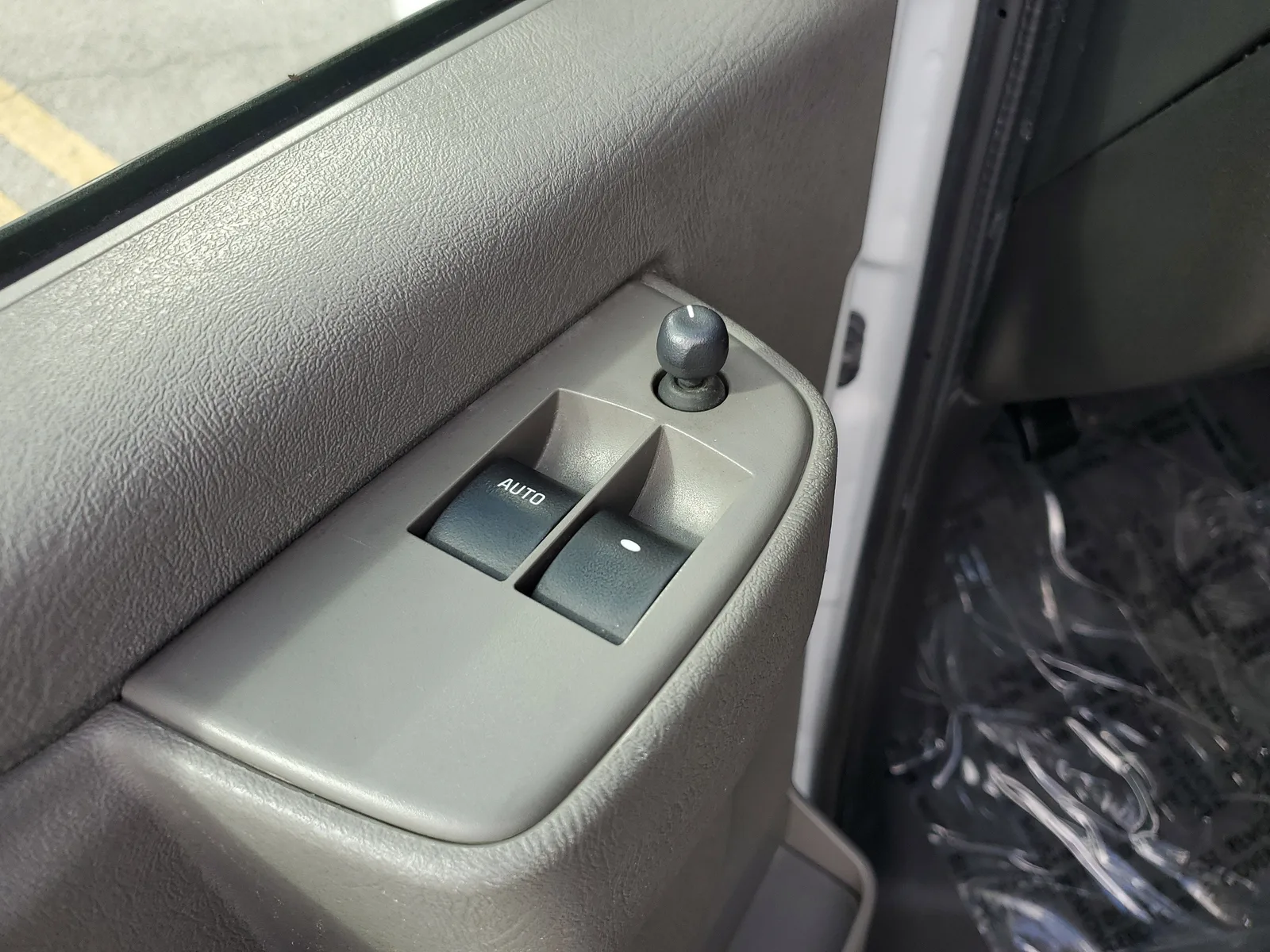 2020 Chevrolet Express Passenger 3500 1LT photo 25