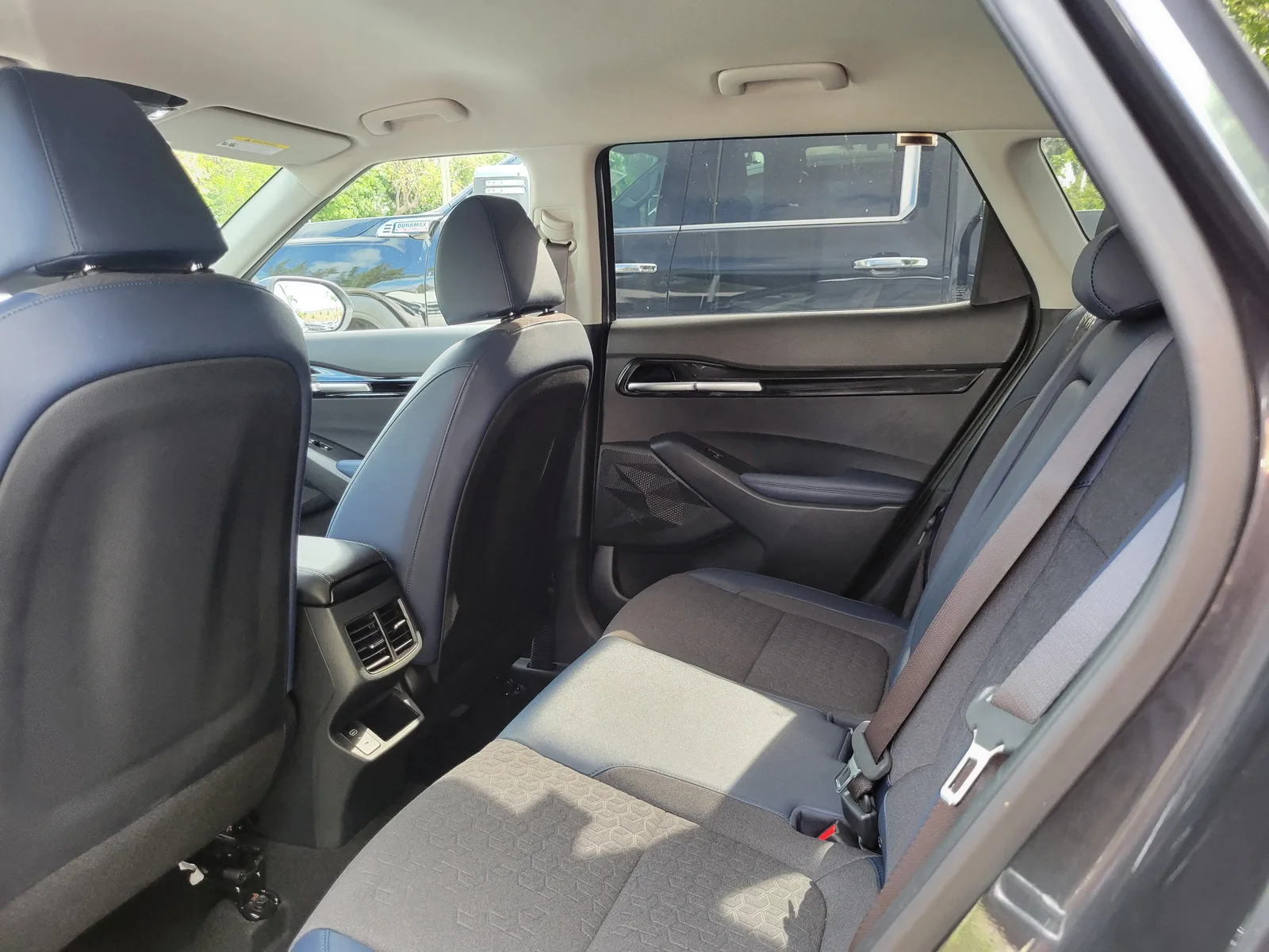 2025 Kia Seltos S photo 13