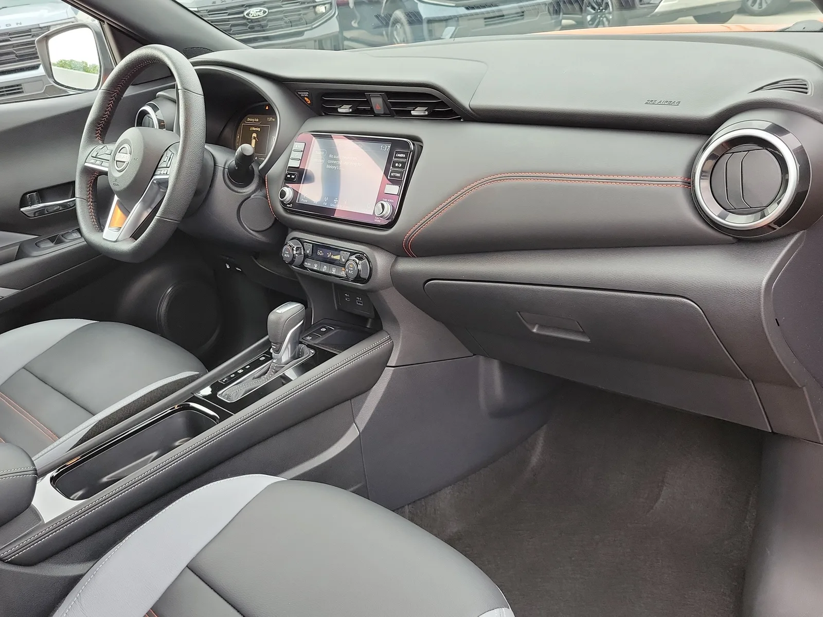 2024 Nissan Kicks SR photo 12