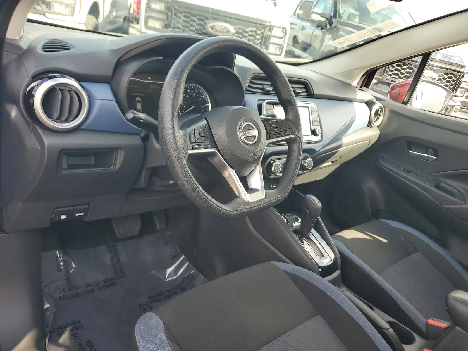 2025 Nissan Versa SV photo 9