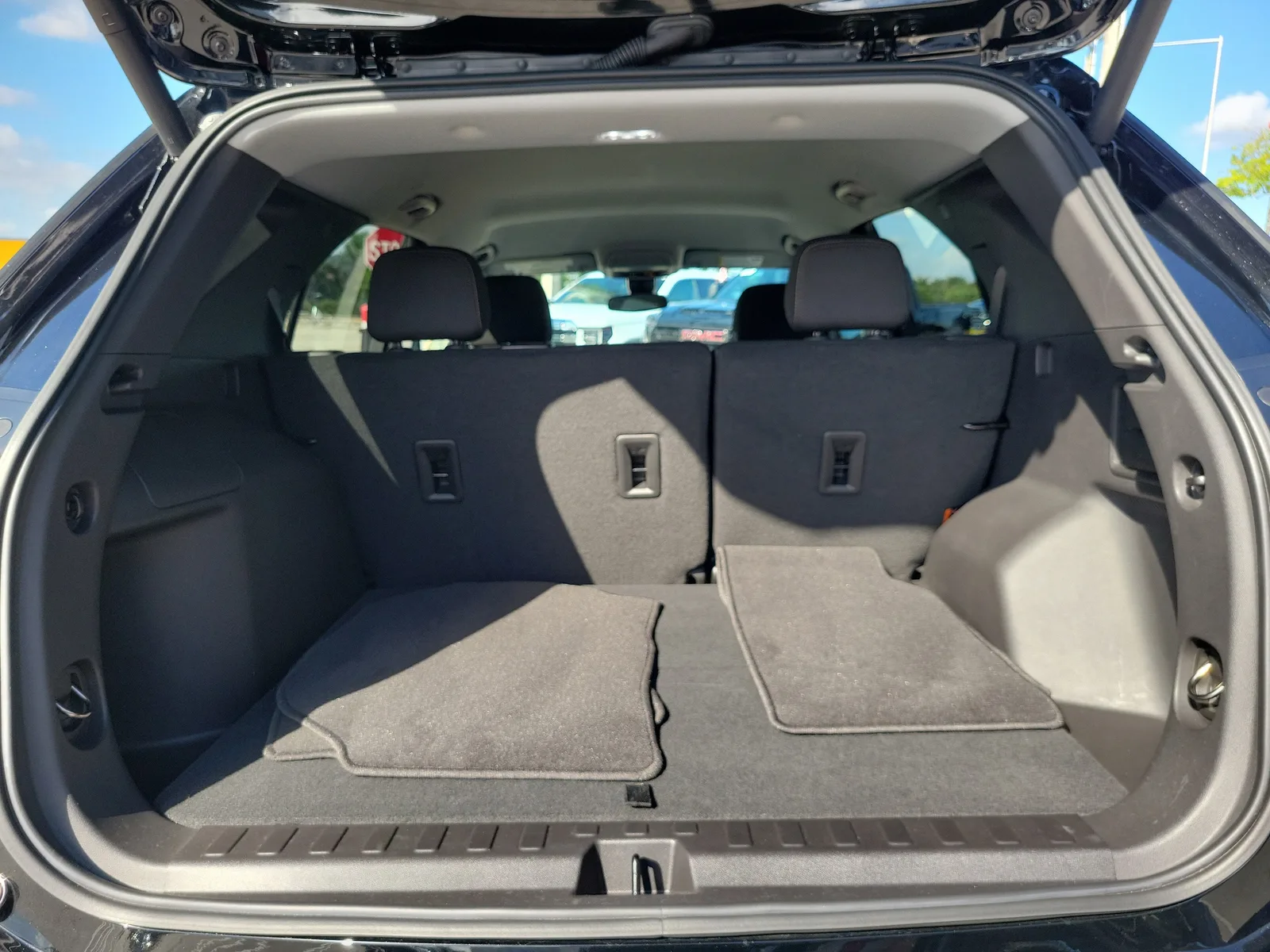 2024 Chevrolet Equinox LT photo 16
