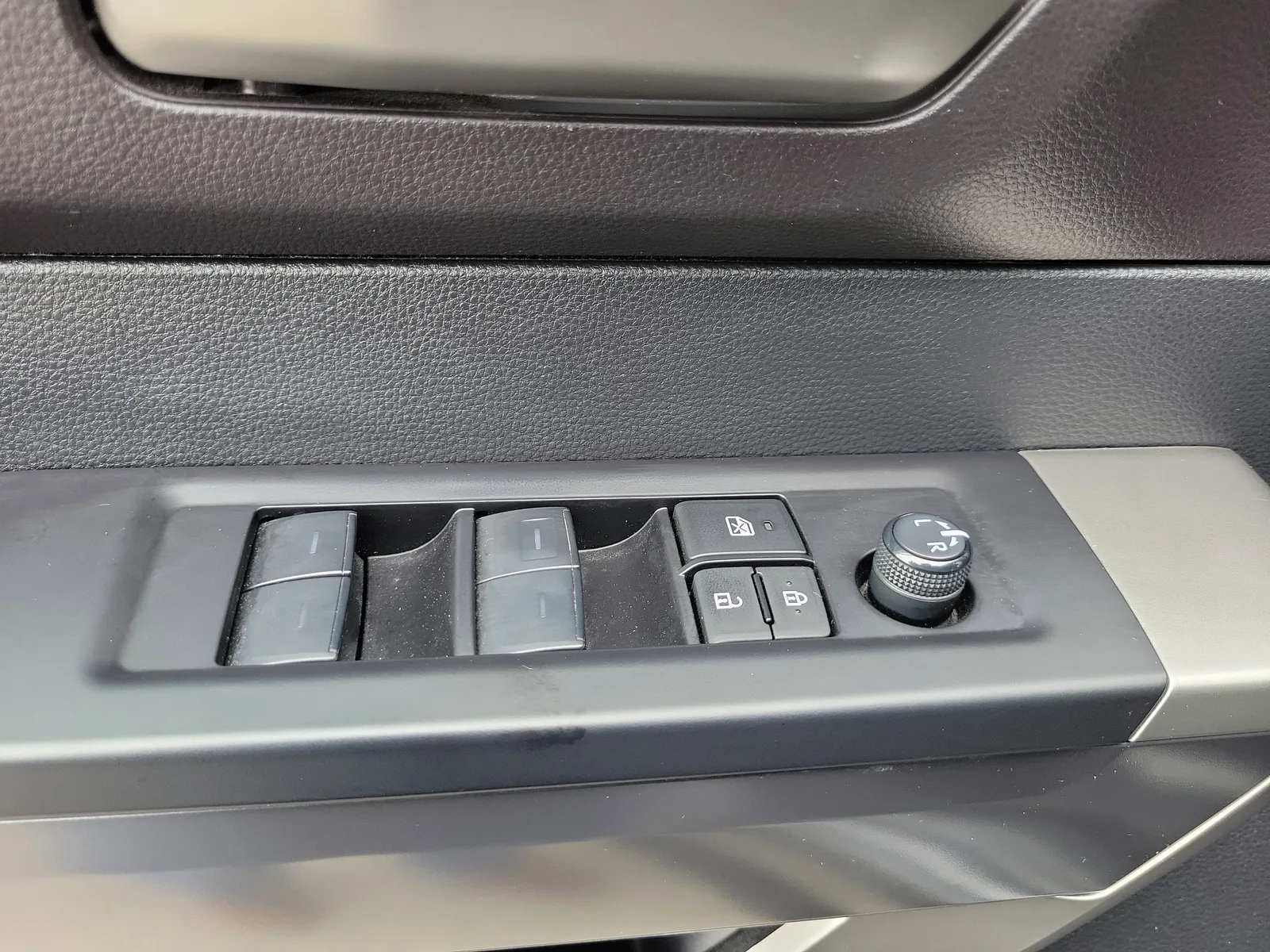 2023 Toyota Tundra 2WD SR5 photo 10