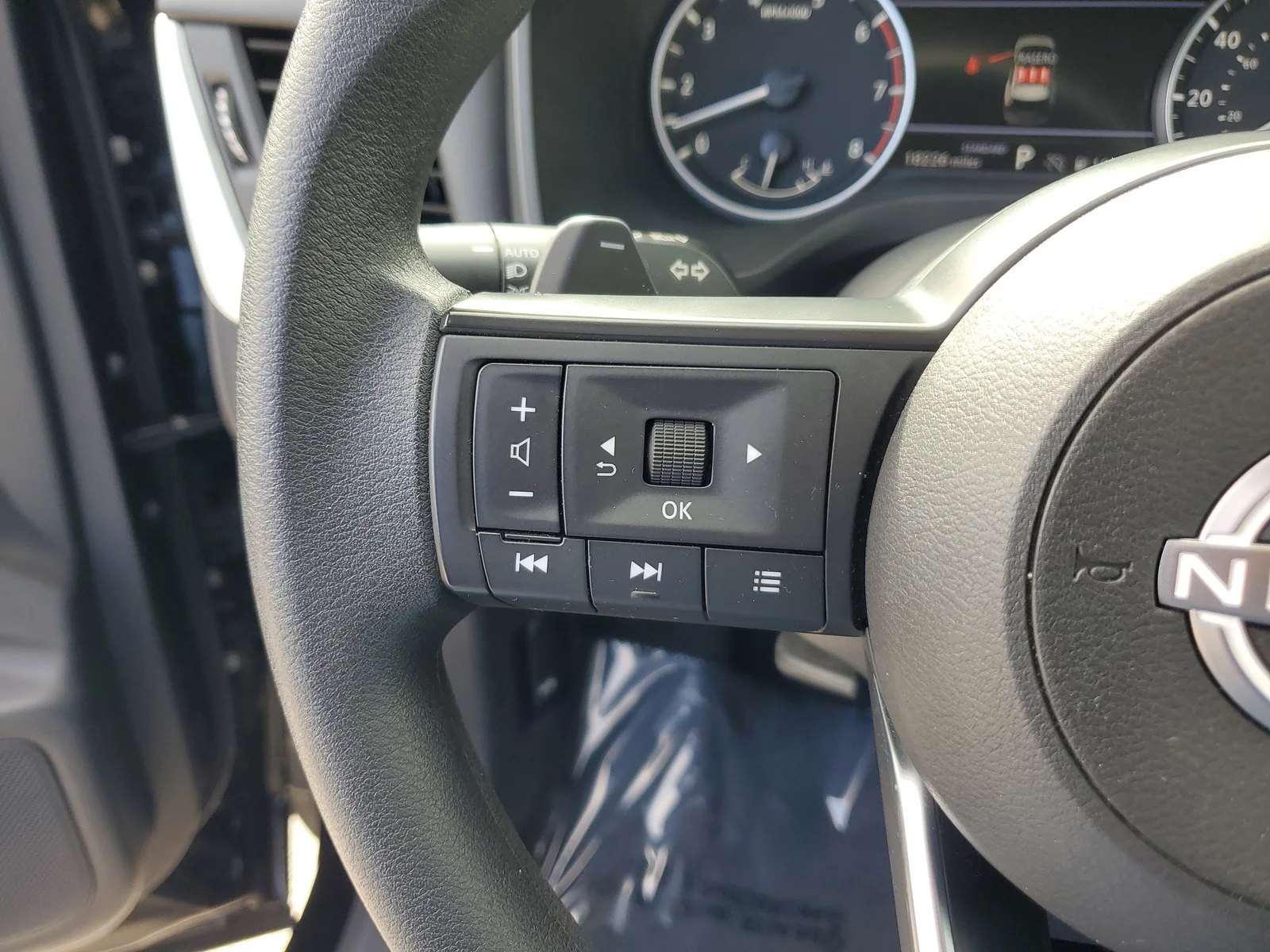 2024 Nissan Rogue SV photo 22