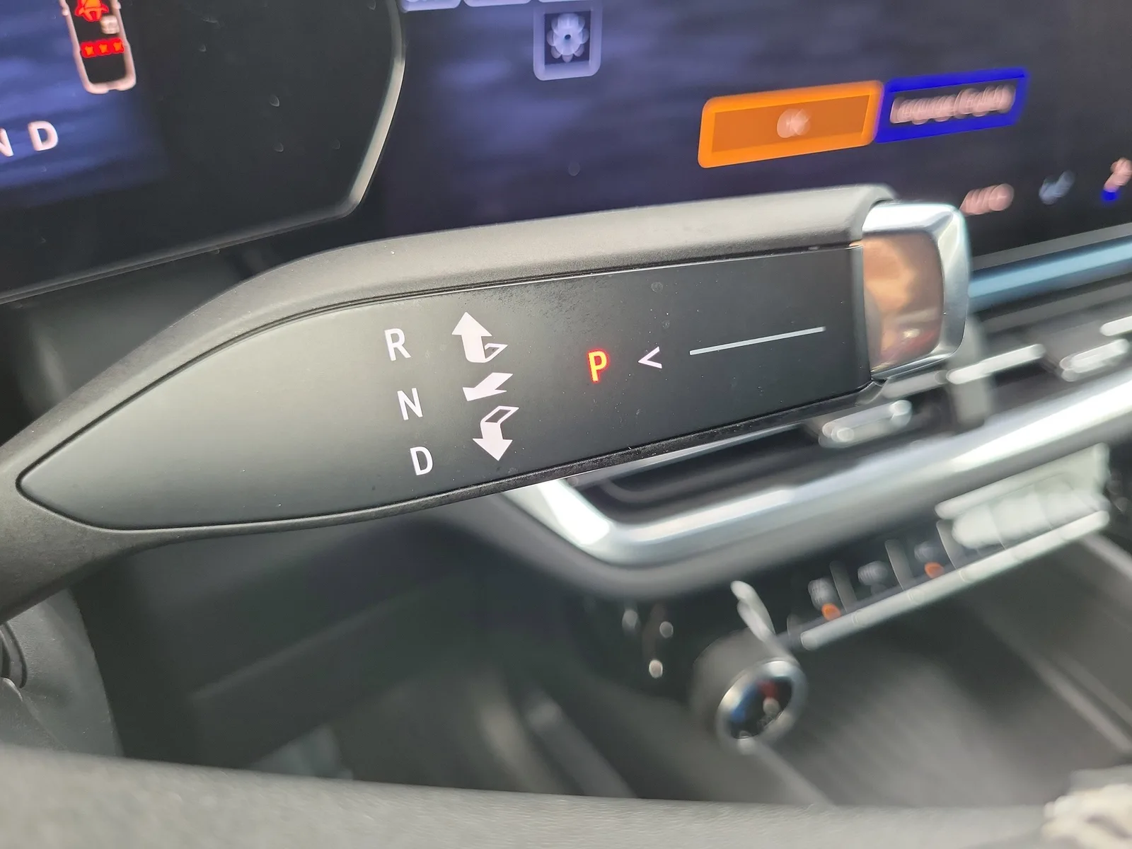 2024 Chevrolet Equinox EV 2LT photo 21