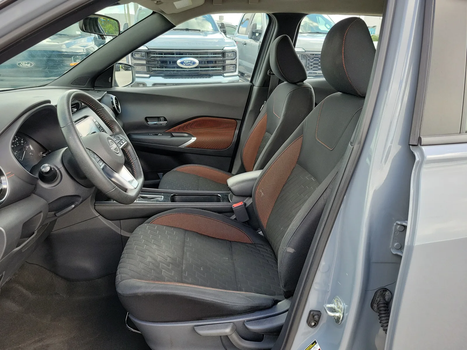 2023 Nissan Kicks SR photo 11