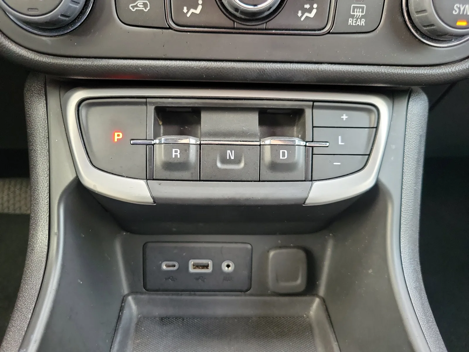 2023 GMC Terrain SLE photo 22