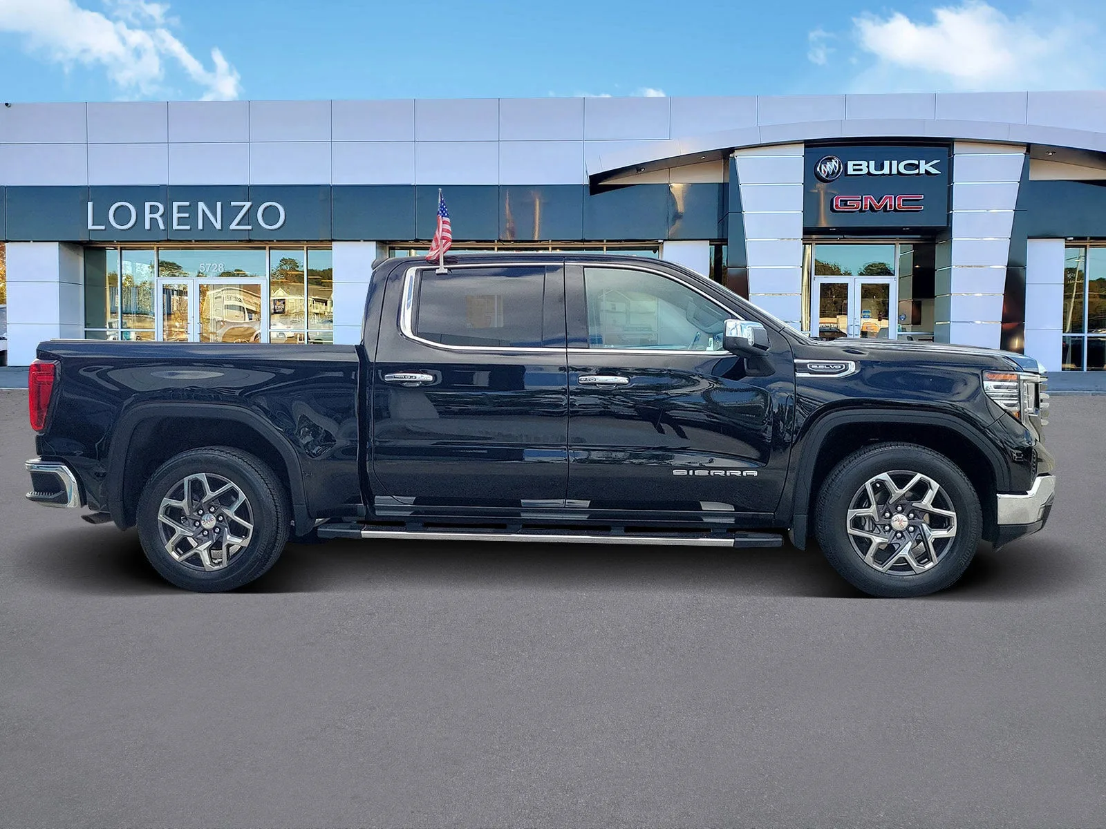 2023 GMC Sierra 1500 SLT photo 4