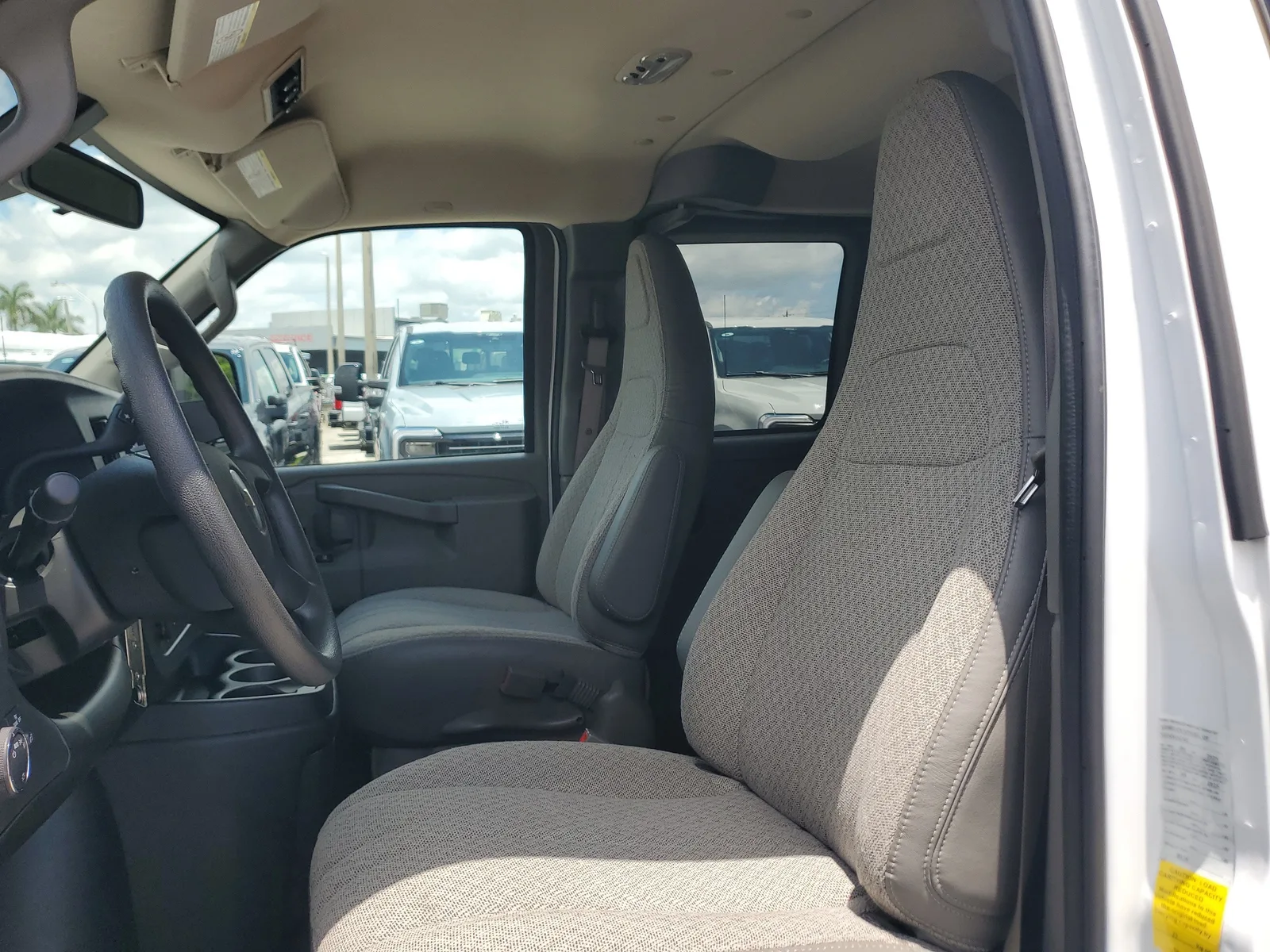 2025 Chevrolet Express Passenger LT photo 11