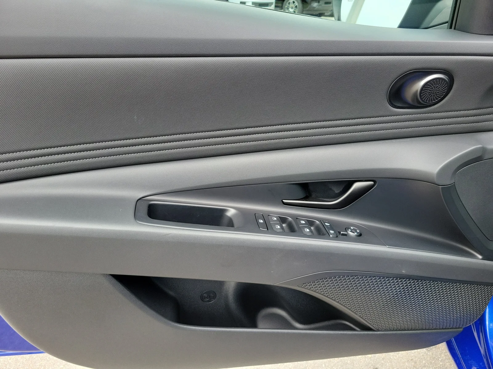 2025 Hyundai Elantra SEL Sport photo 21