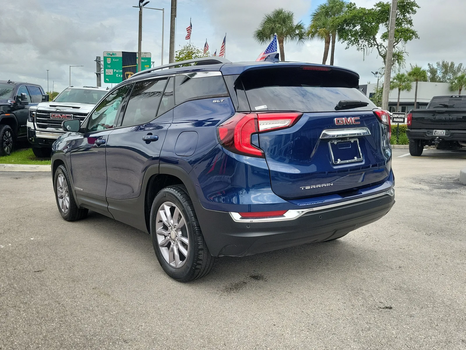 2022 GMC Terrain SLT photo 7