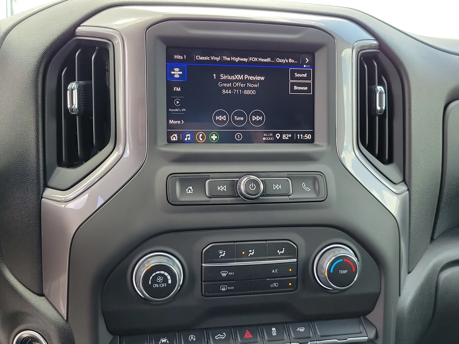 2024 Chevrolet Silverado 1500 Custom photo 31