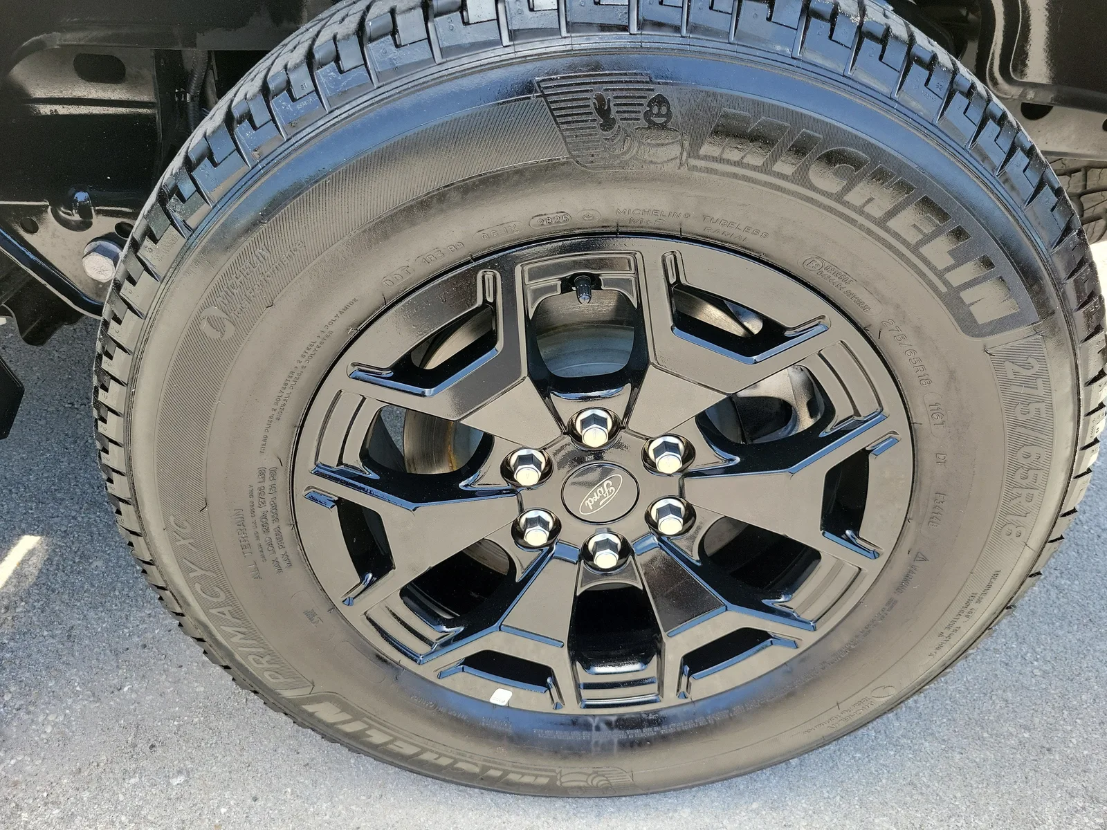 2025 Ford F-150 Lightning XLT 4WD photo 9