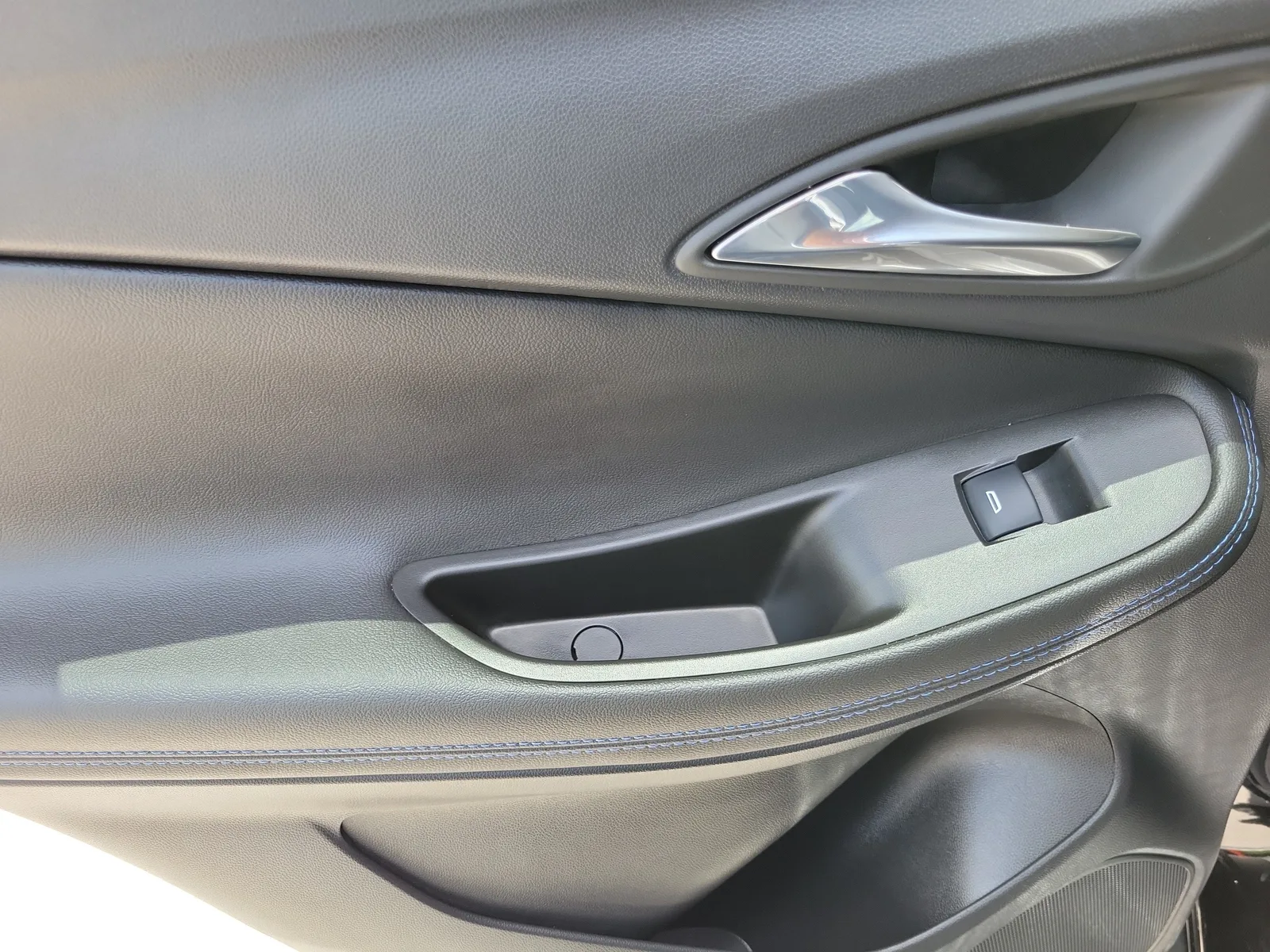 2025 Buick Encore GX Sport Touring photo 27