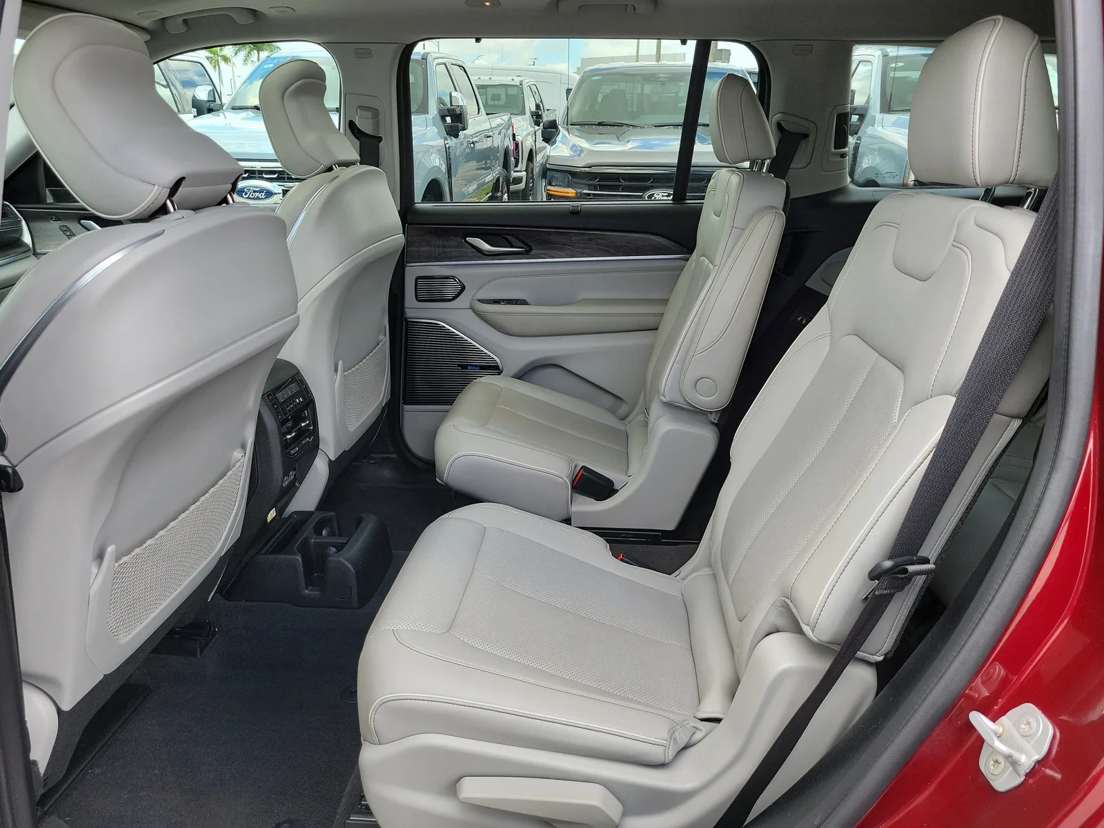 2021 Jeep Grand Cherokee L Overland photo 14