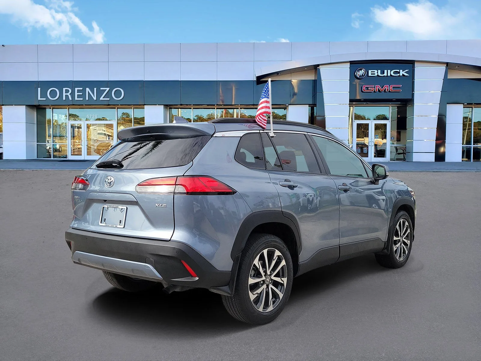 2023 Toyota Corolla Cross XLE photo 5