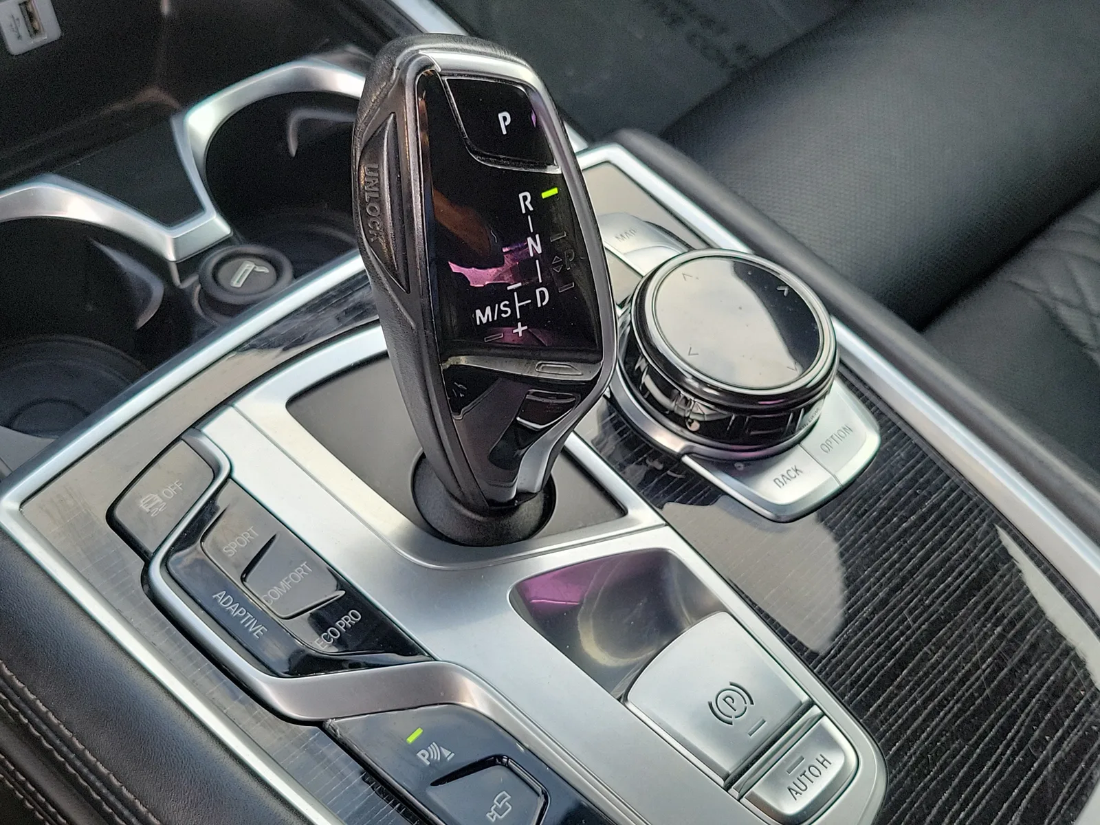 2017 BMW 7 Series 750i photo 24