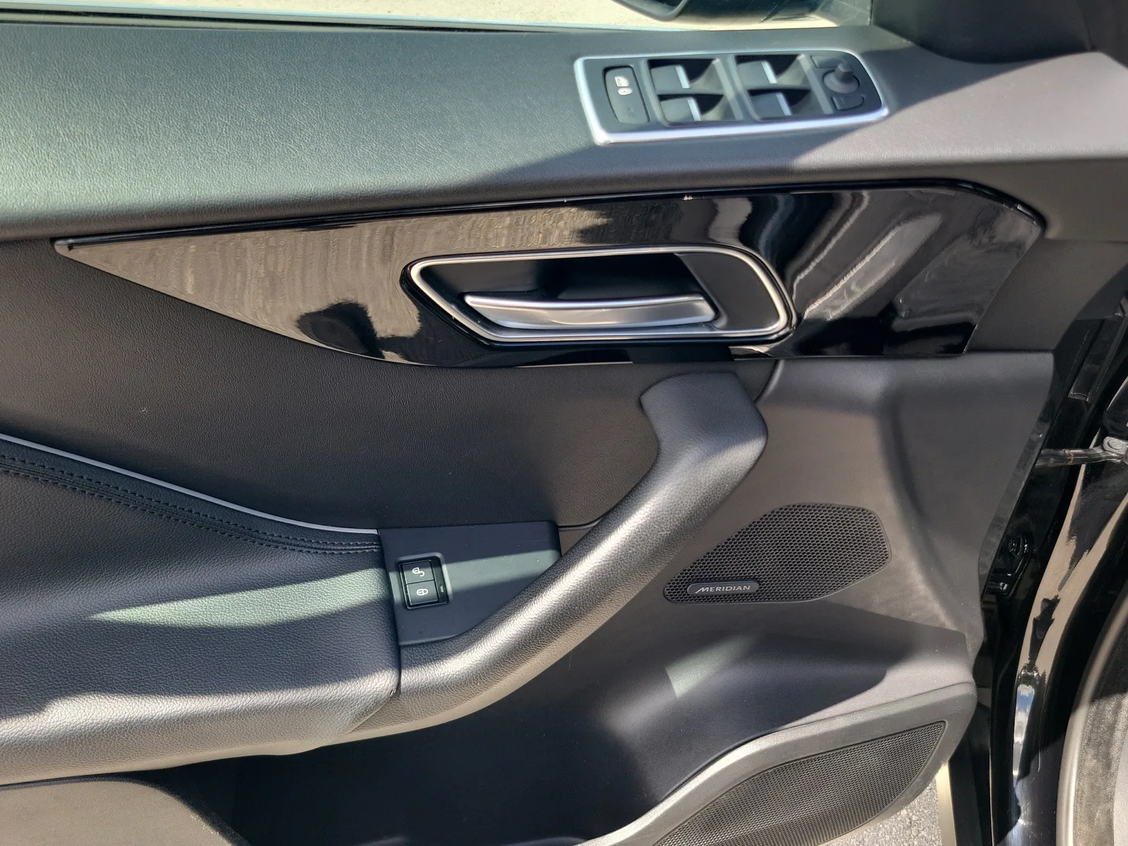 2019 Jaguar F-PACE 25t photo 29