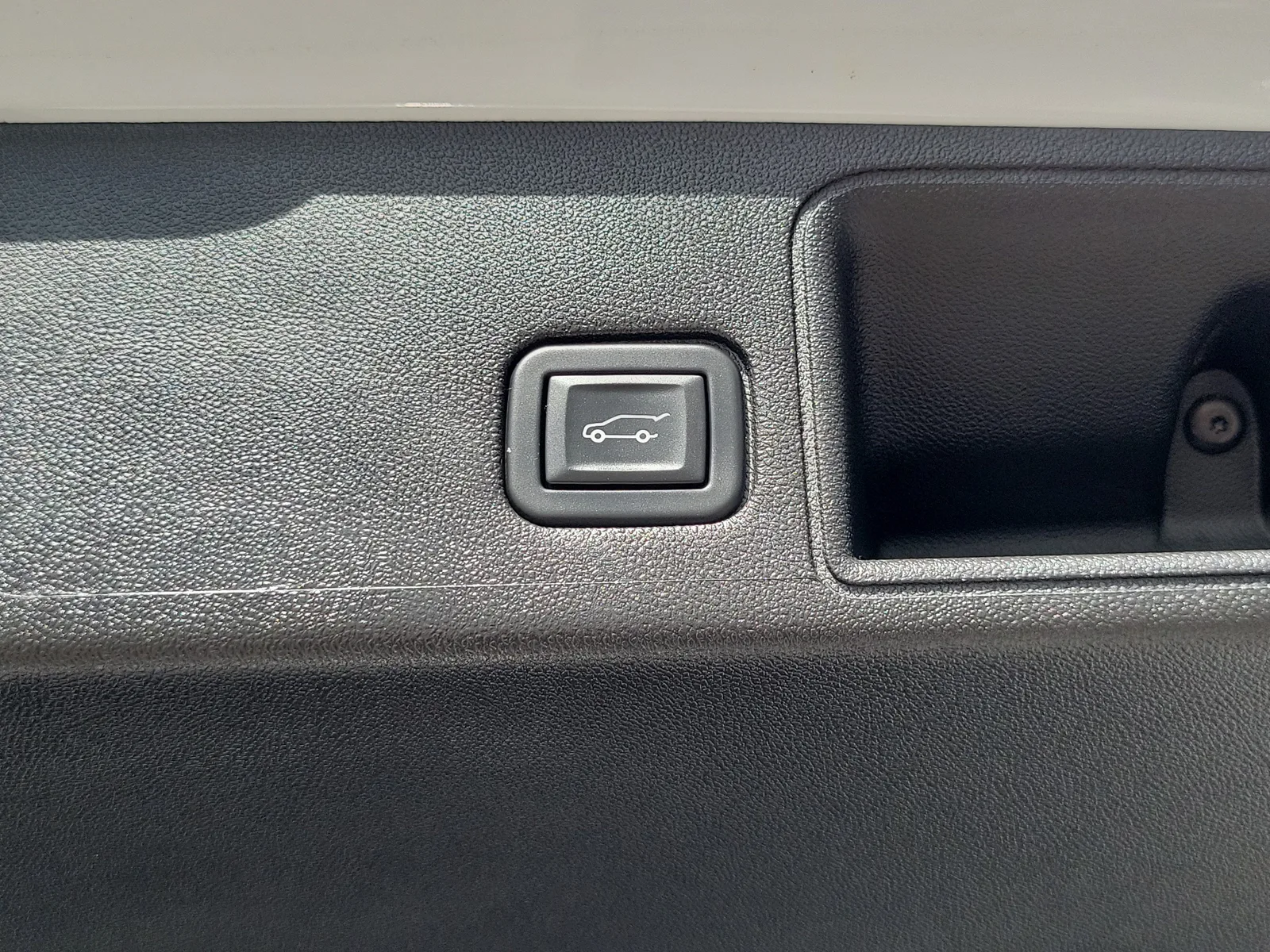 2023 GMC Terrain SLT photo 18