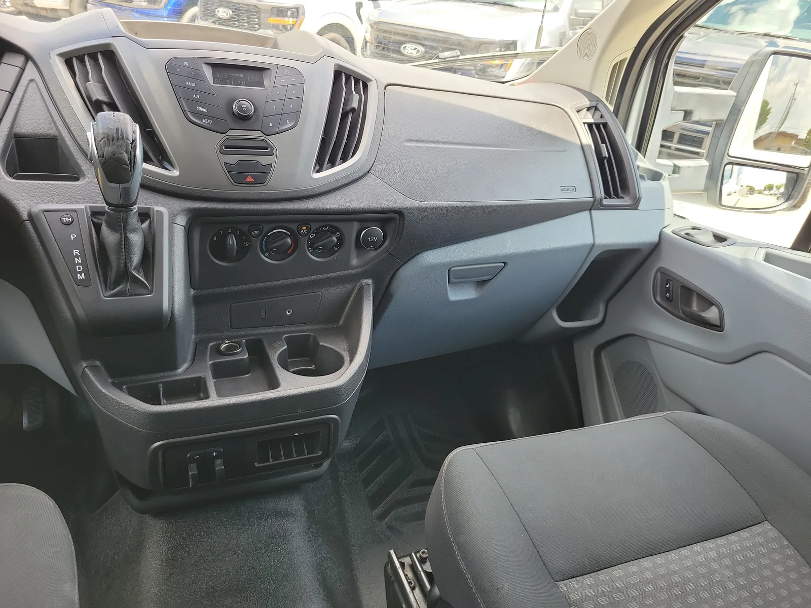 2016 Ford Transit Wagon XL photo 16