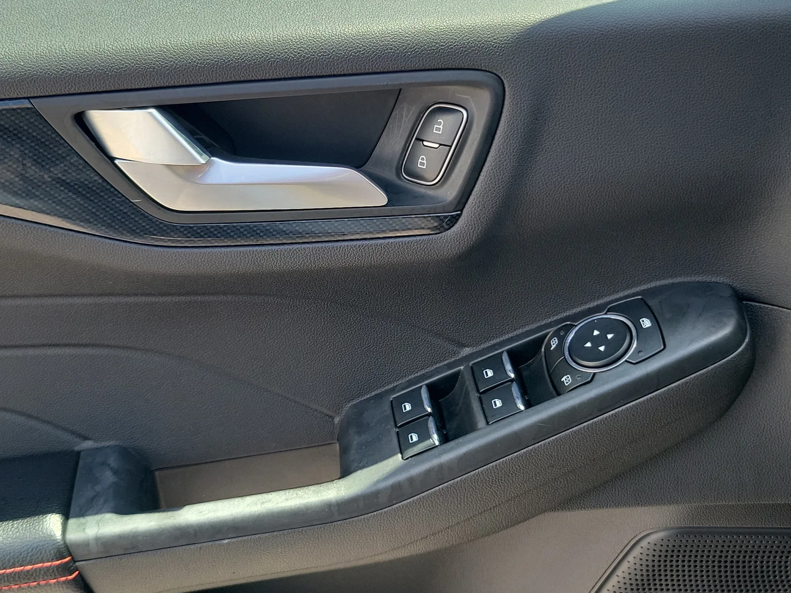 2024 Ford Escape ST-Line photo 27