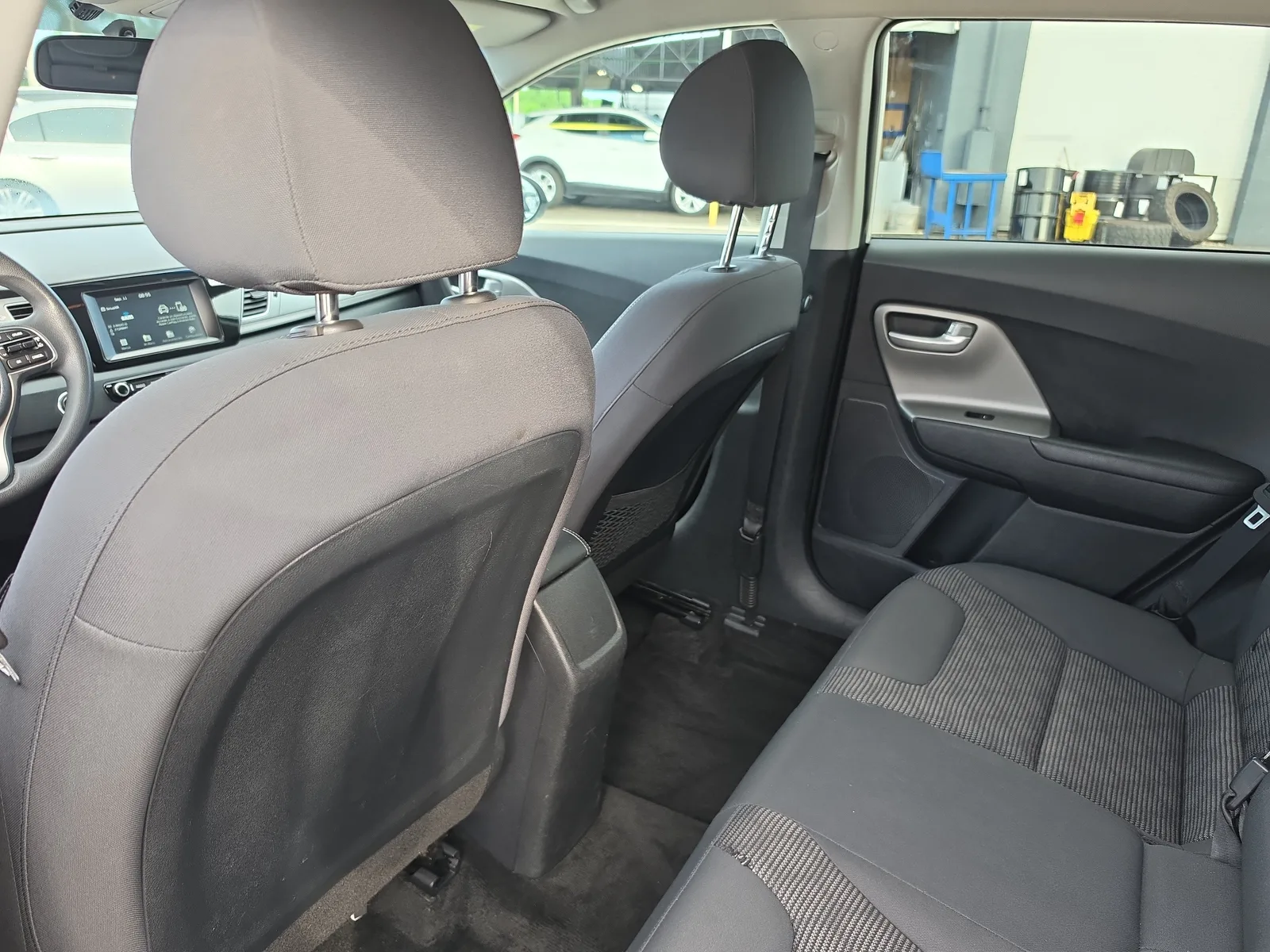 2017 Kia Niro LX photo 11