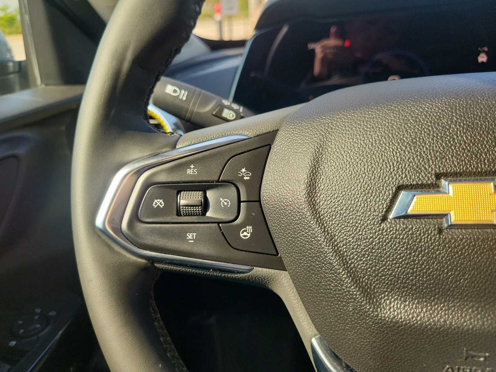 2025 Chevrolet Trax LT photo 18