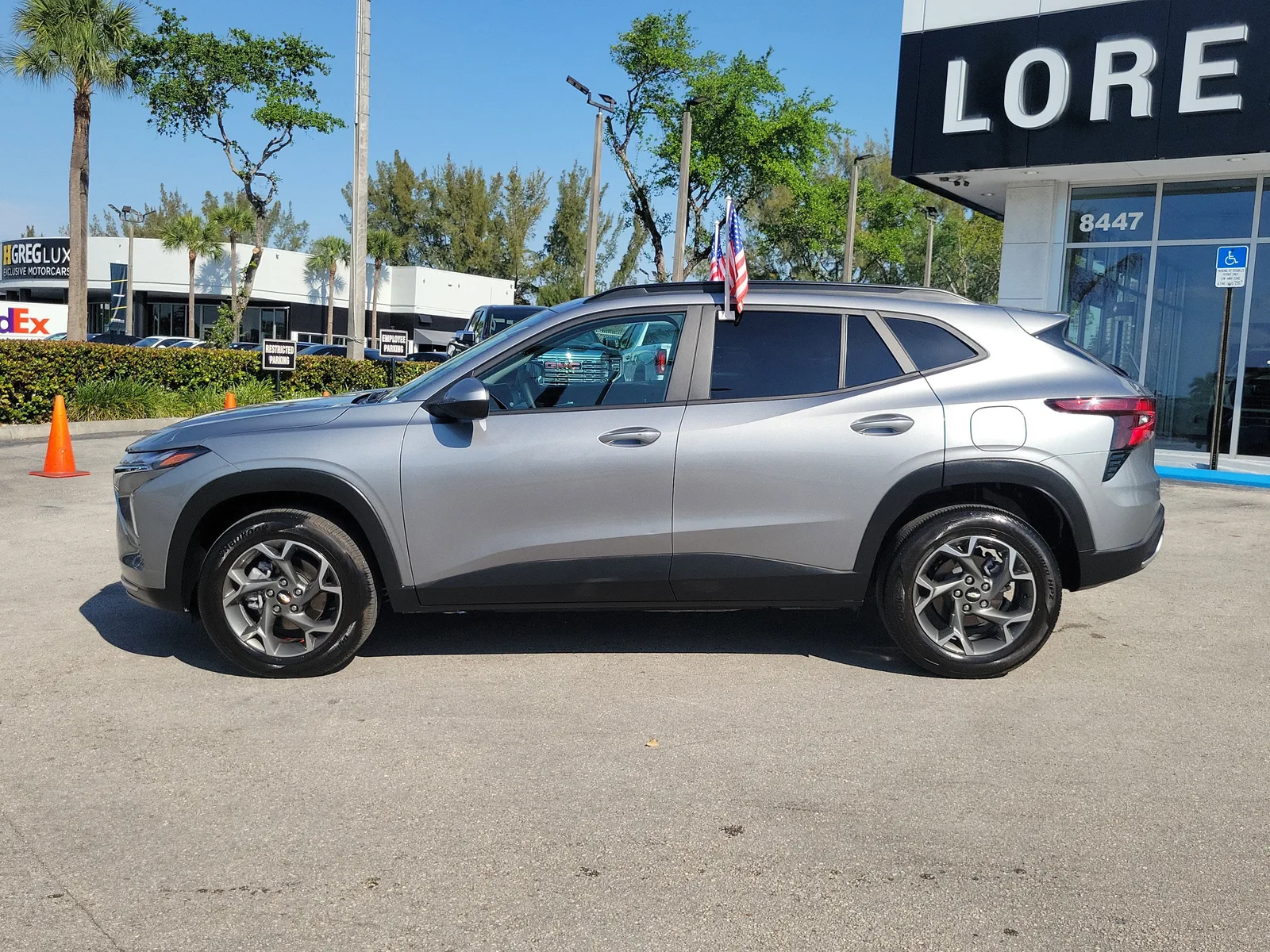 2025 Chevrolet Trax LT photo 8