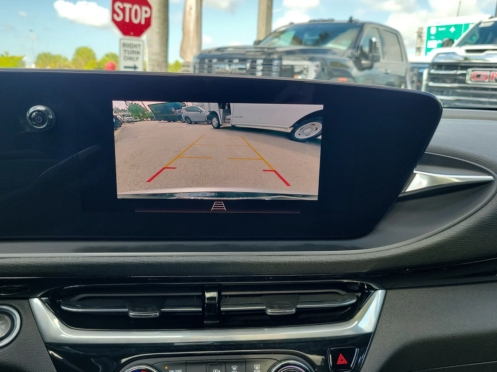 2024 Buick Envista Sport Touring photo 28