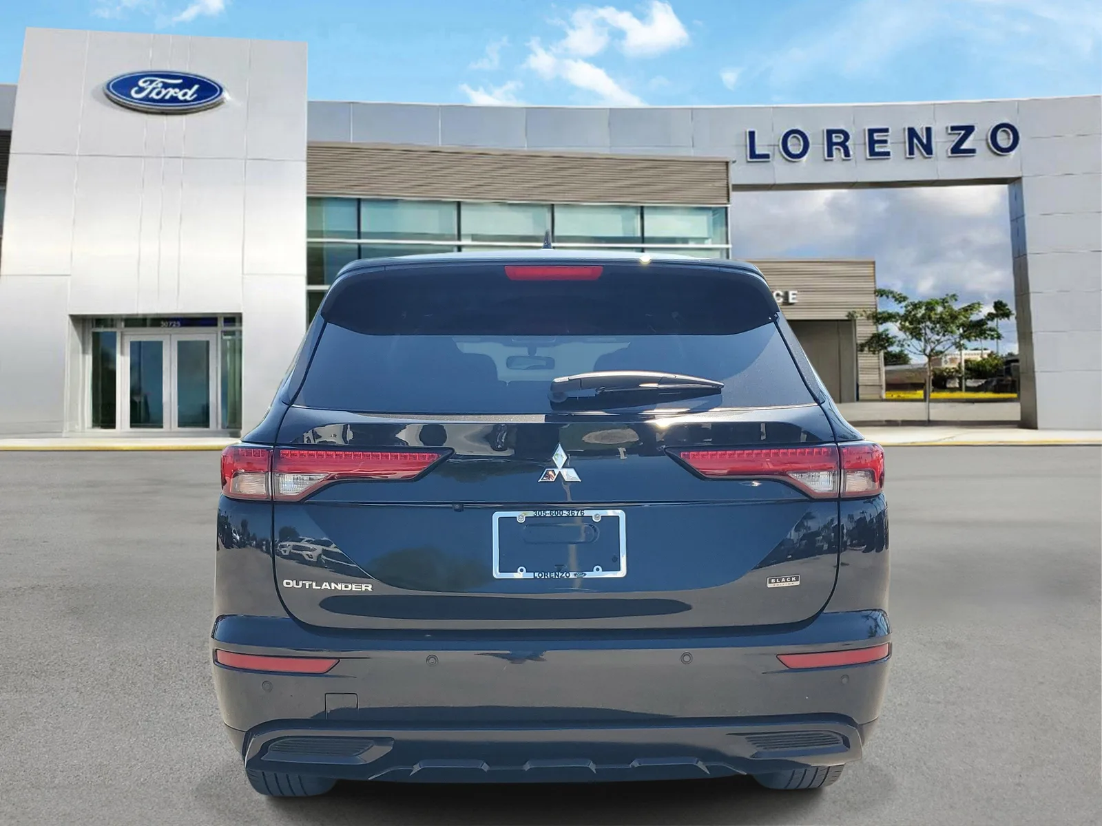 2022 Mitsubishi Outlander Black Edition photo 6