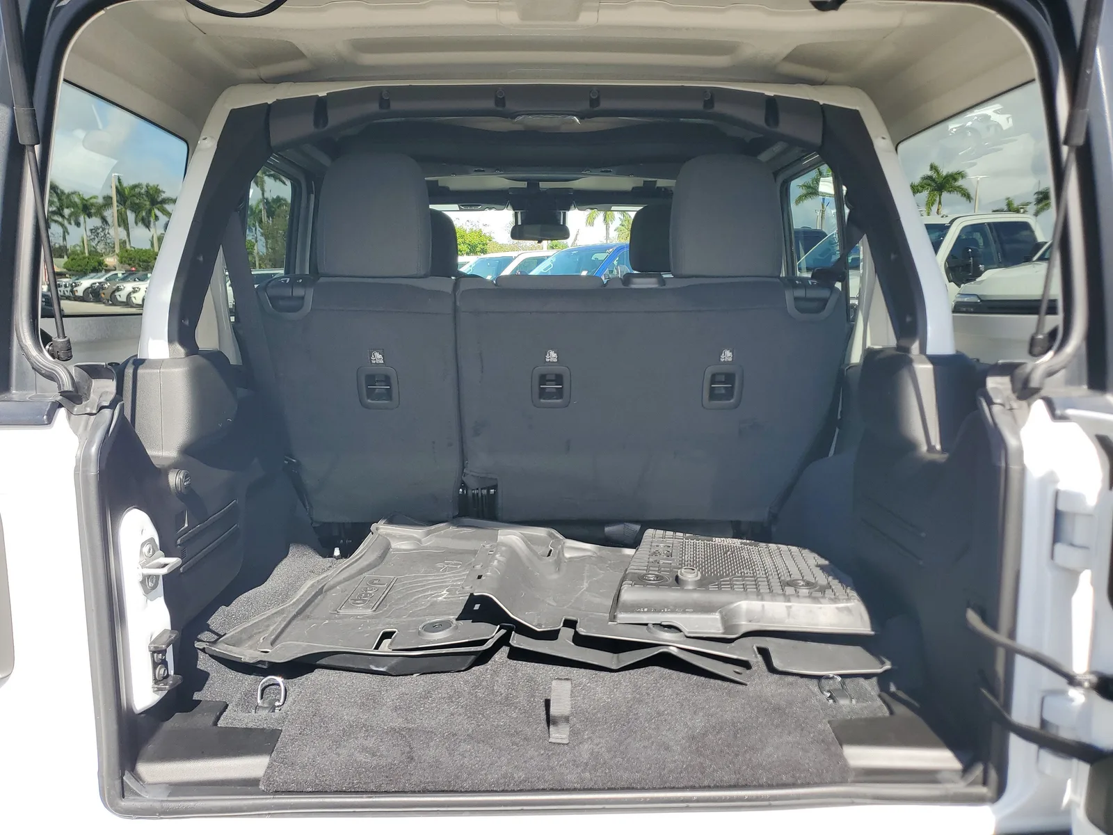 2024 Jeep Wrangler Sport S 4WD photo 14