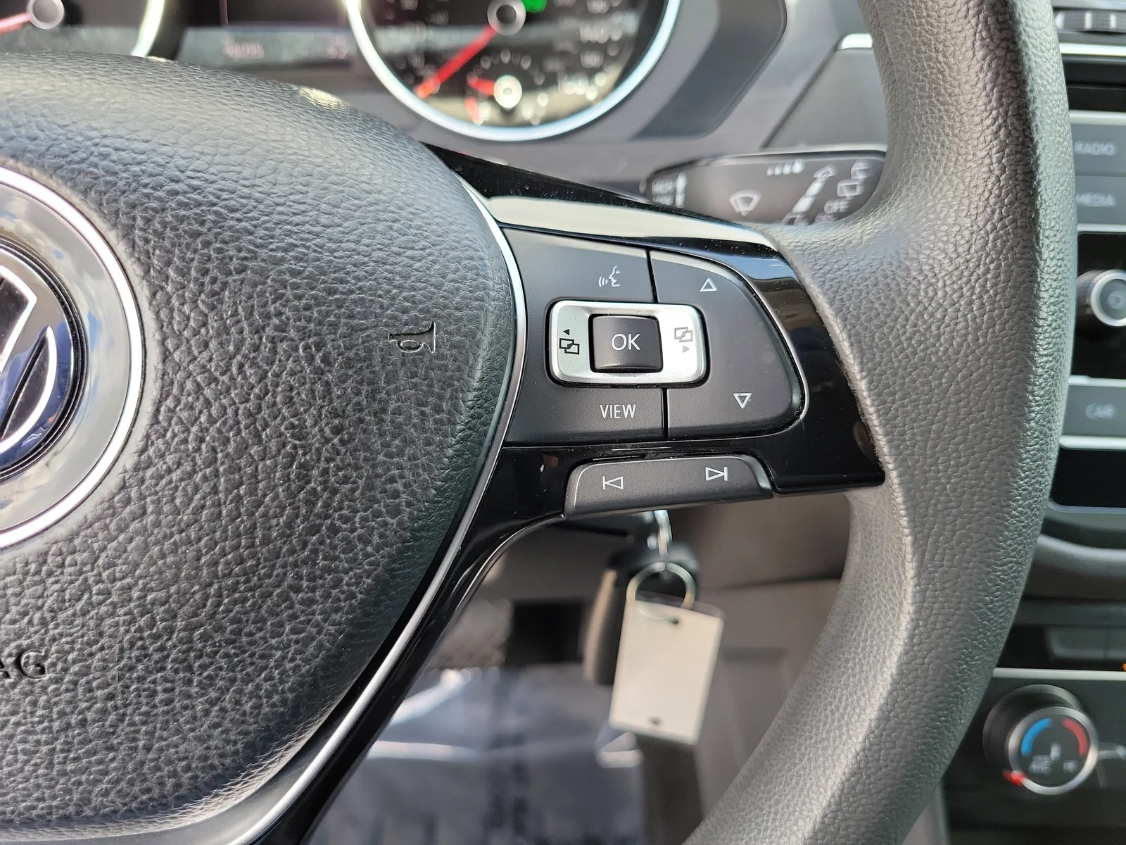 2019 Volkswagen Tiguan S photo 22