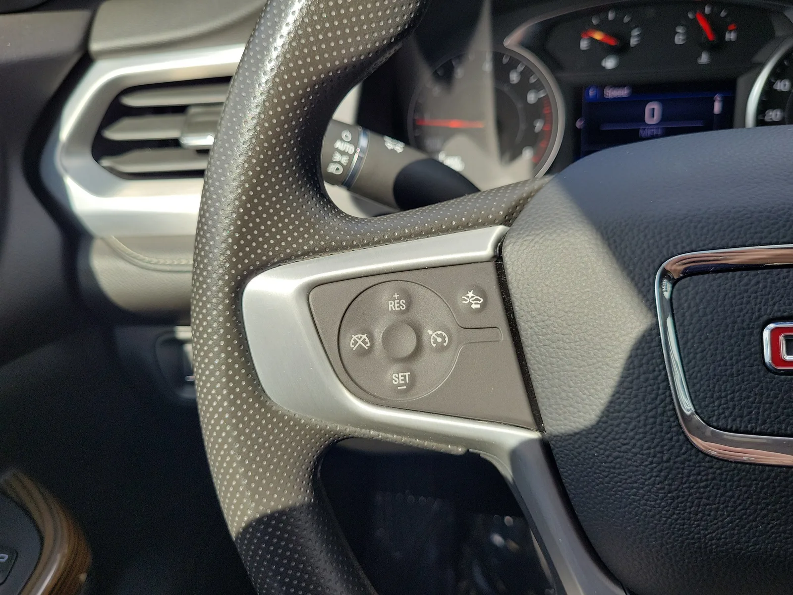 2023 GMC Acadia SLE photo 20