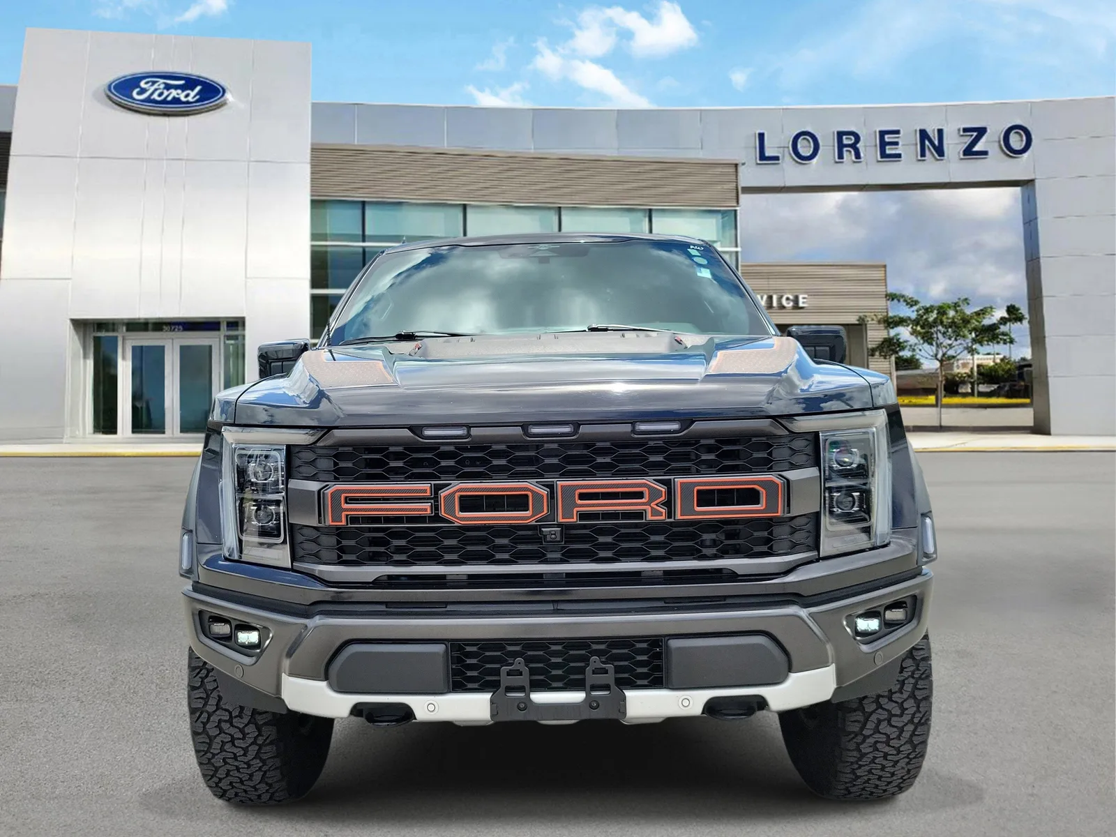 2023 Ford F-150 Raptor 4WD photo 2