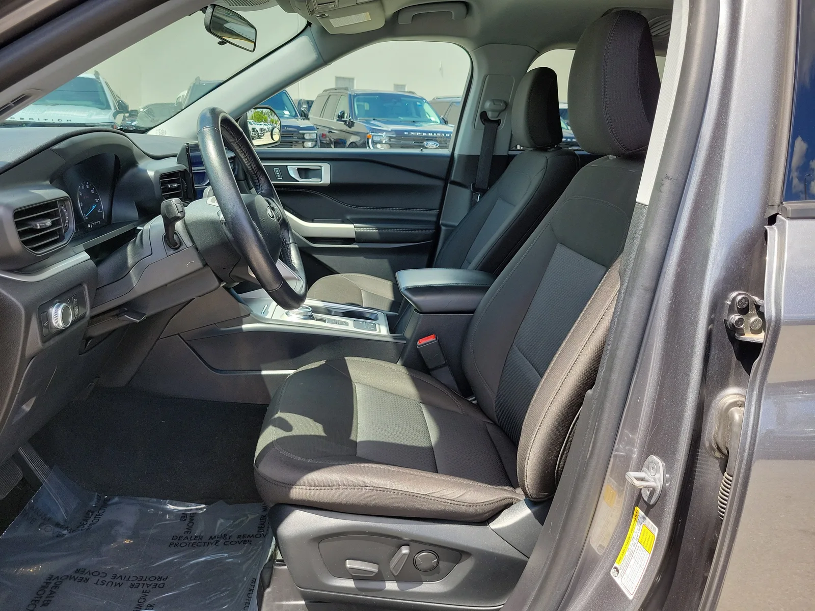 2022 Ford Explorer XLT photo 10