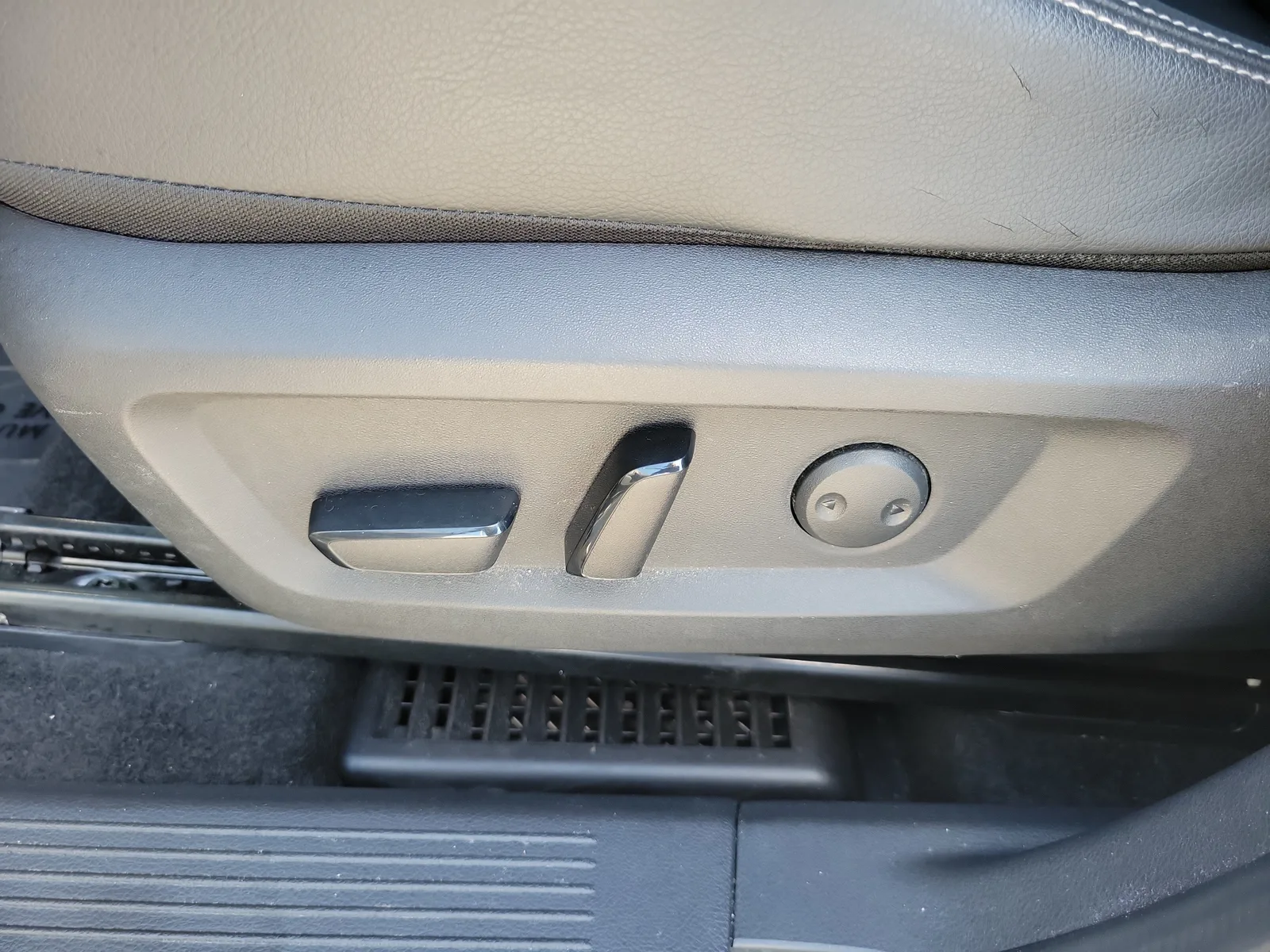 2021 Nissan Rogue SL photo 24