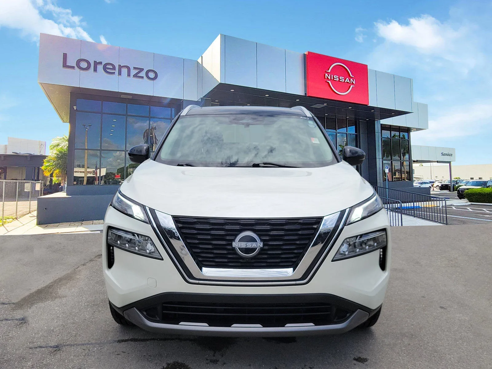 2023 Nissan Rogue SL 4WD photo 2