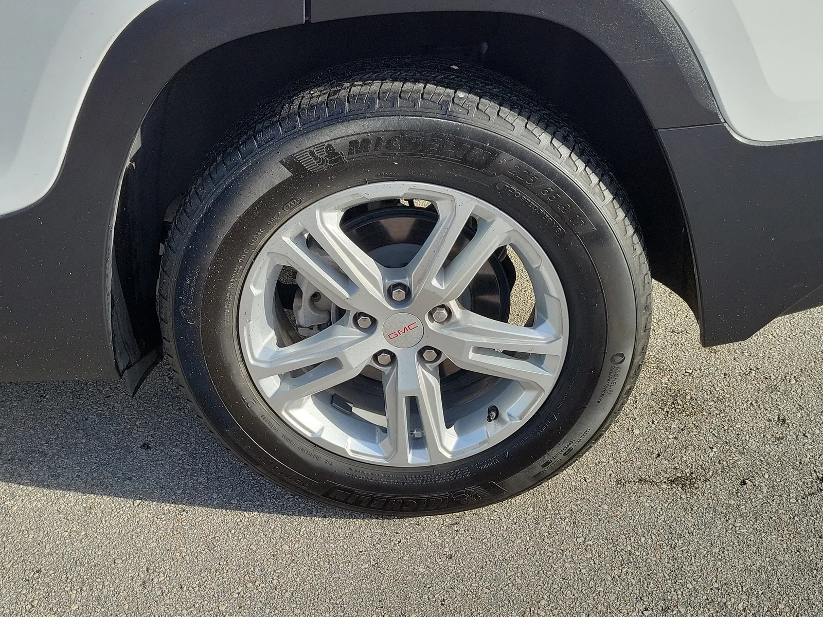 2024 GMC Terrain SLE photo 9