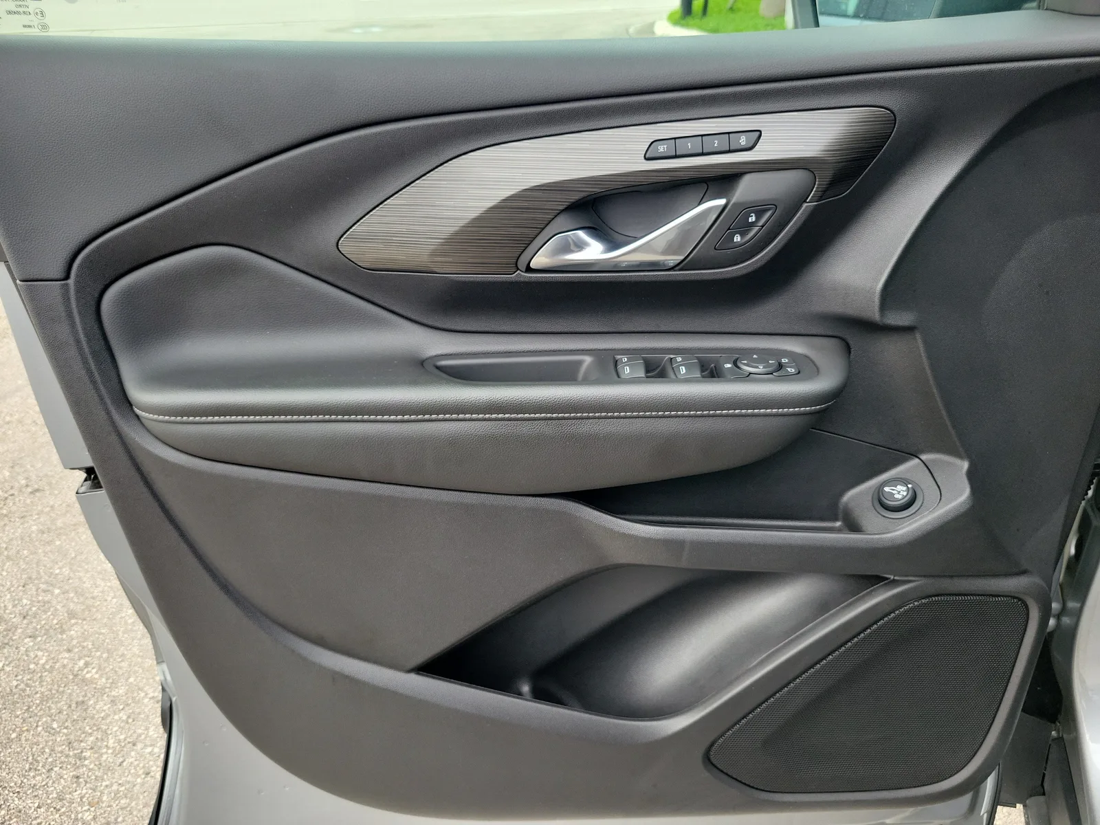 2024 GMC Terrain SLT photo 24