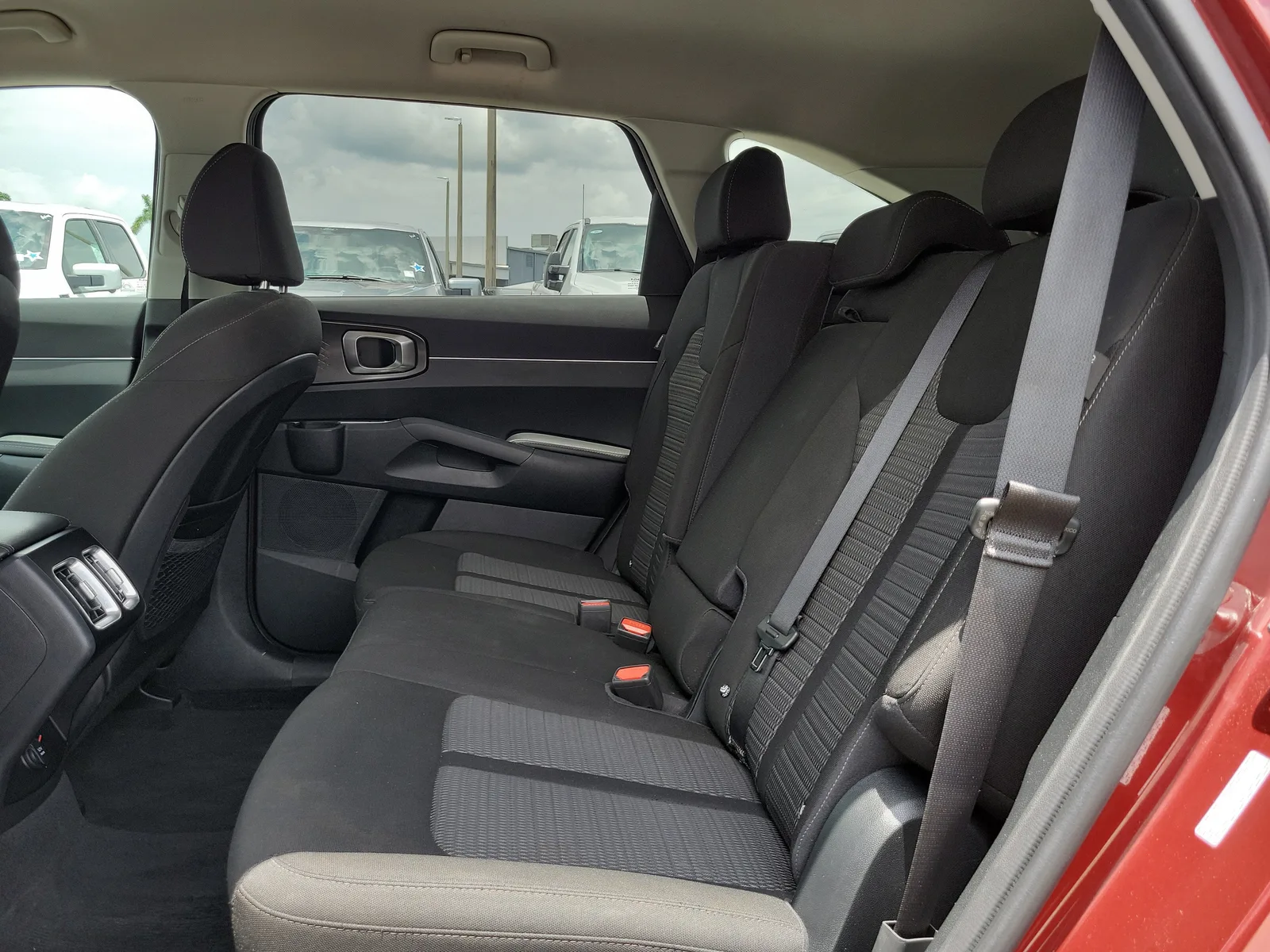 2024 Kia Sorento LX photo 19