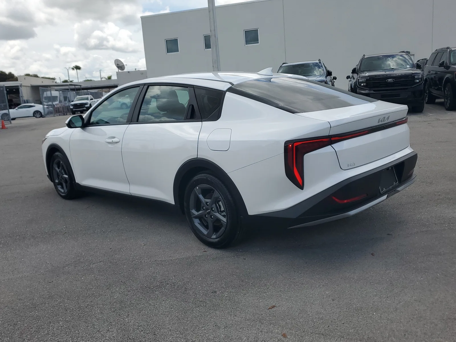 2025 Kia K4 LXS photo 7