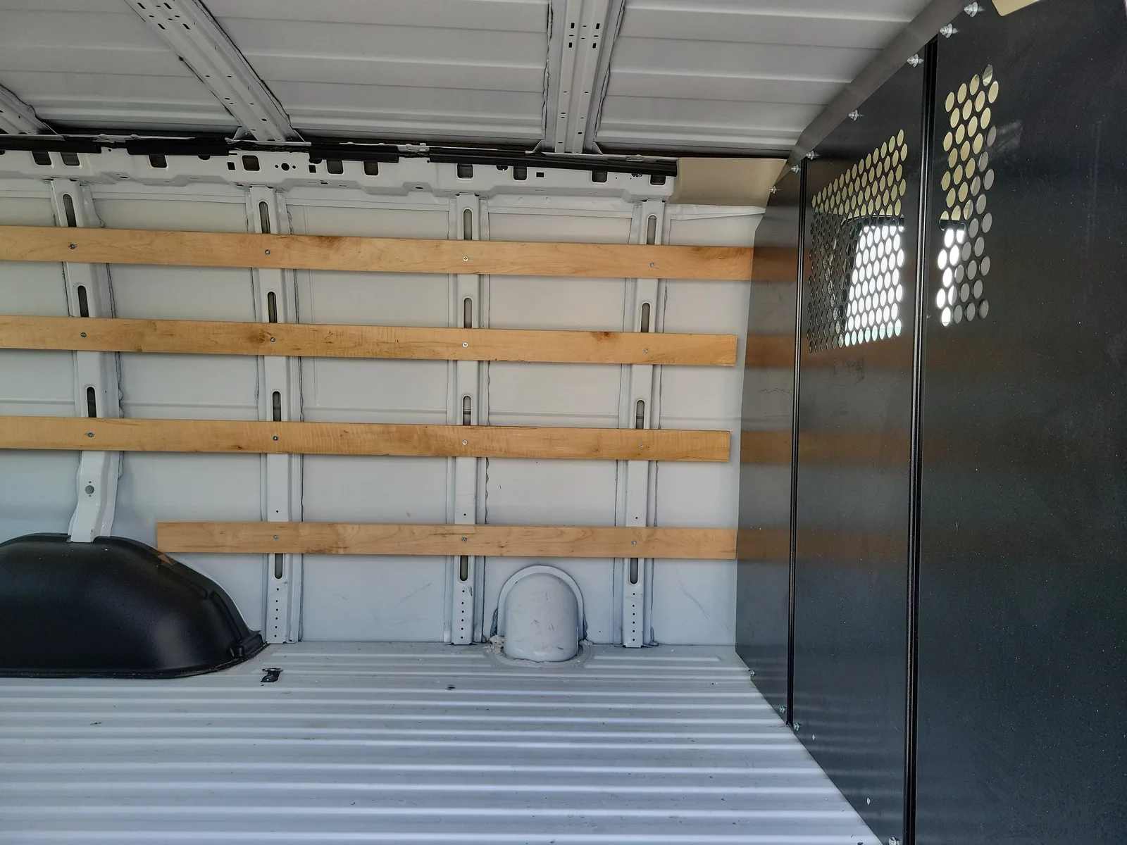 2025 Chevrolet Express Cargo Van Work Van photo 14