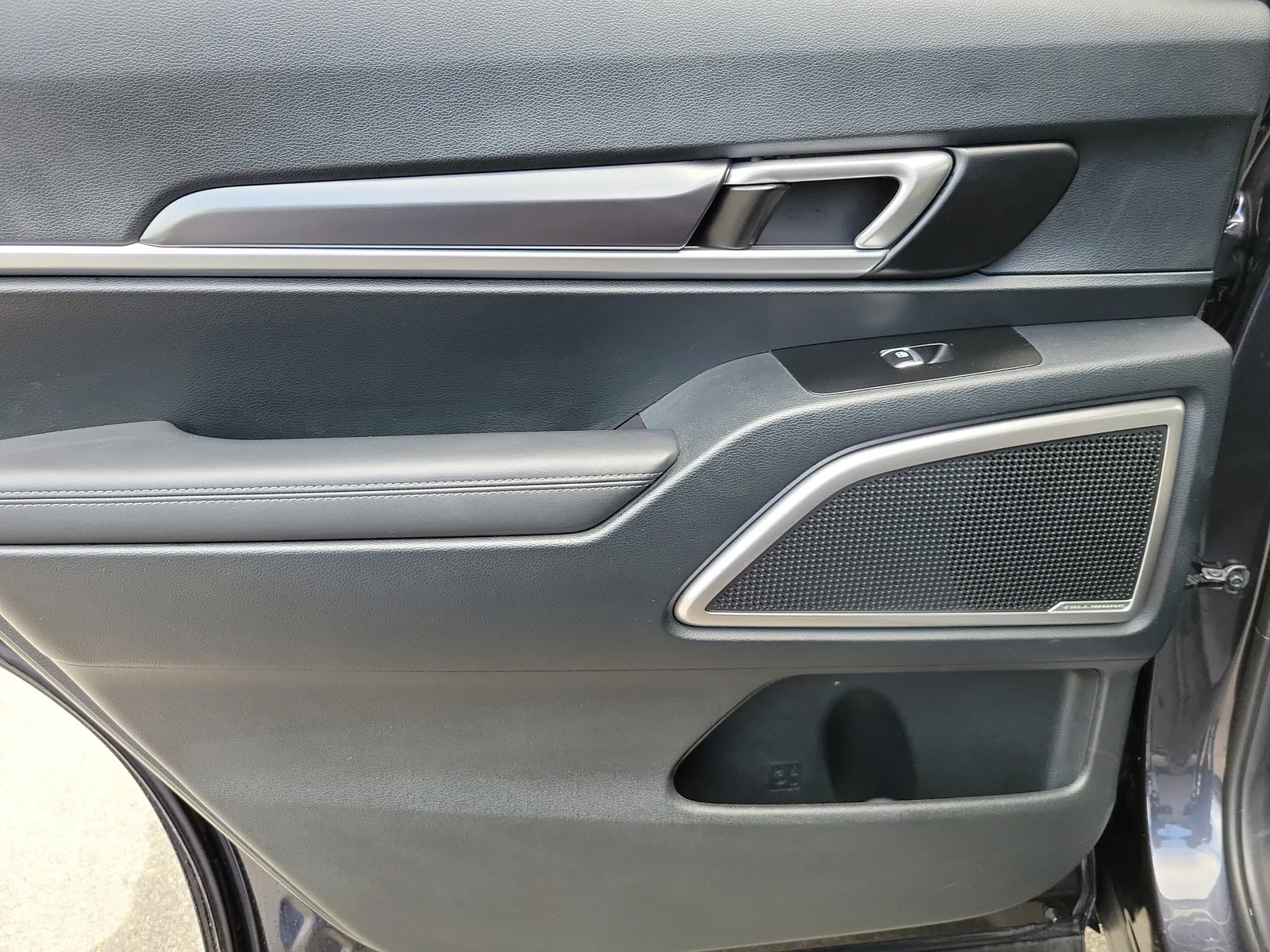 2025 Kia Telluride S photo 22