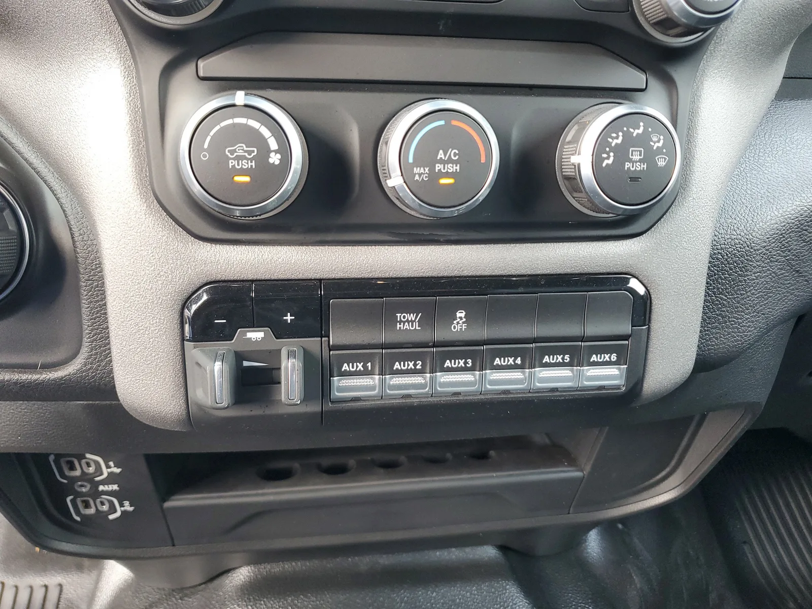 2024 RAM 3500 Tradesman 4WD photo 24