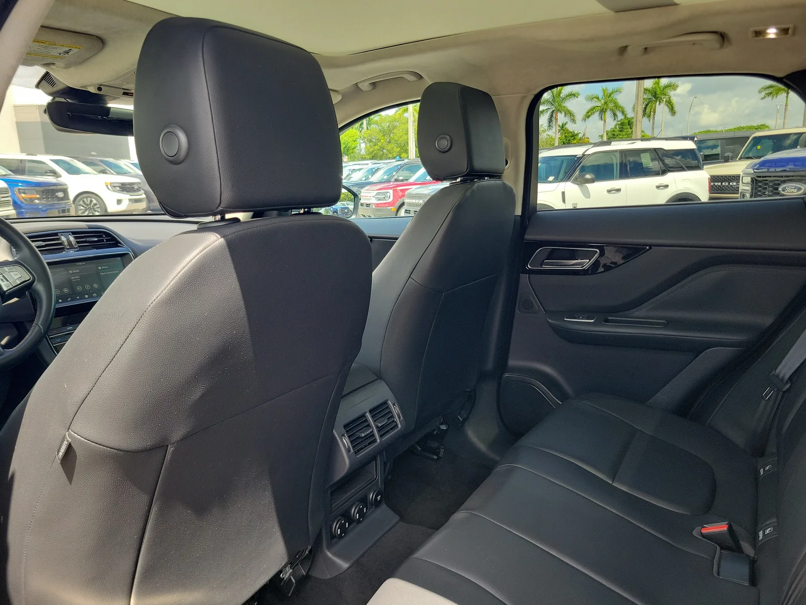 2019 Jaguar F-PACE 25t photo 16