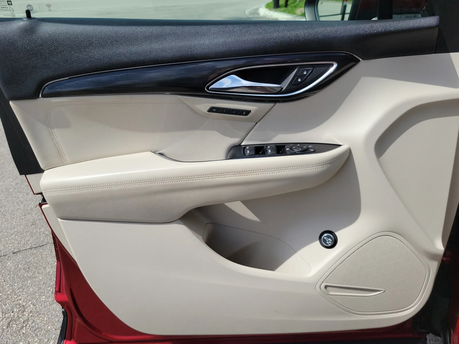 2022 Buick Envision Essence photo 25