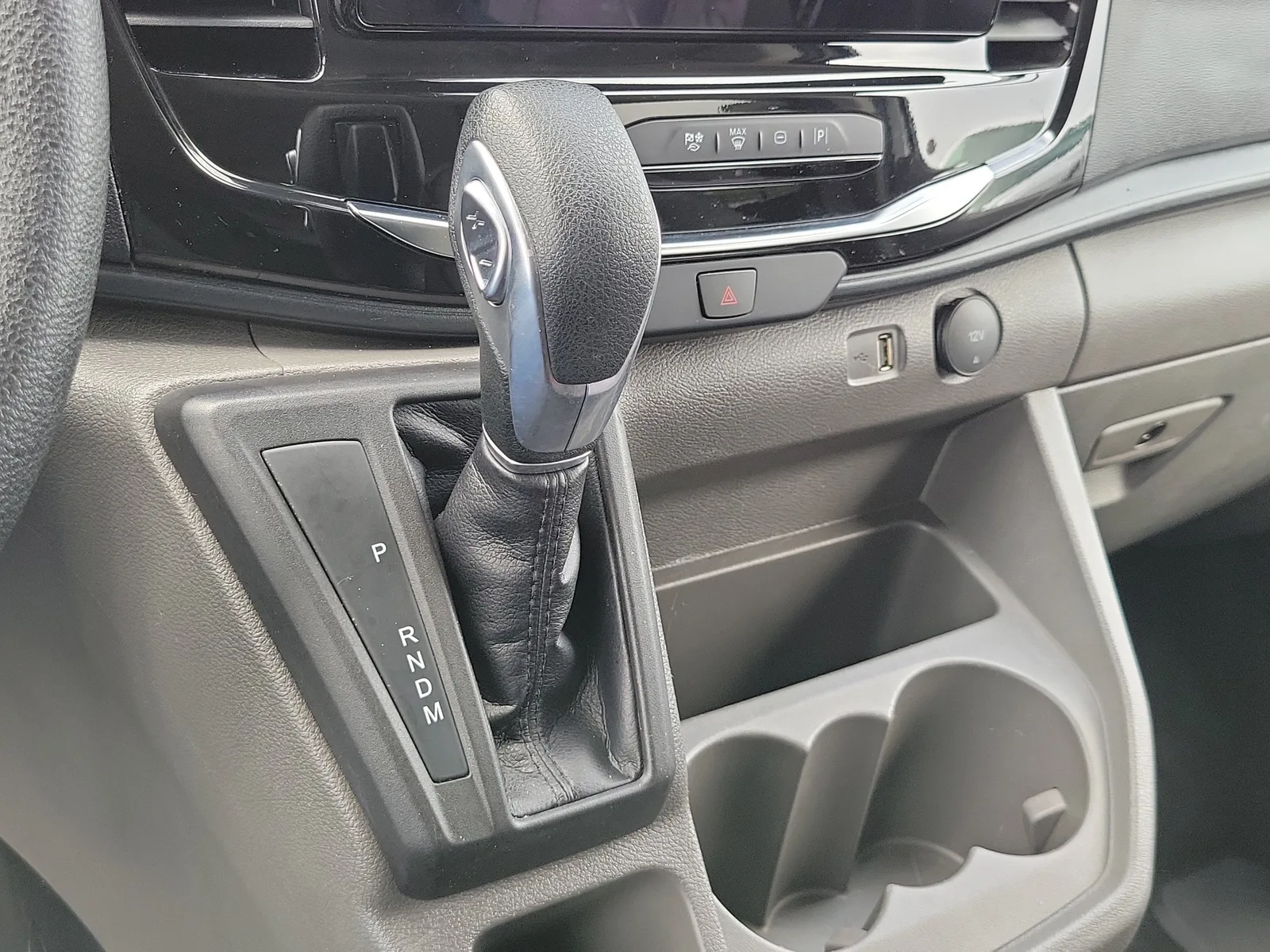2024 Ford Transit Passenger Wagon XLT photo 25