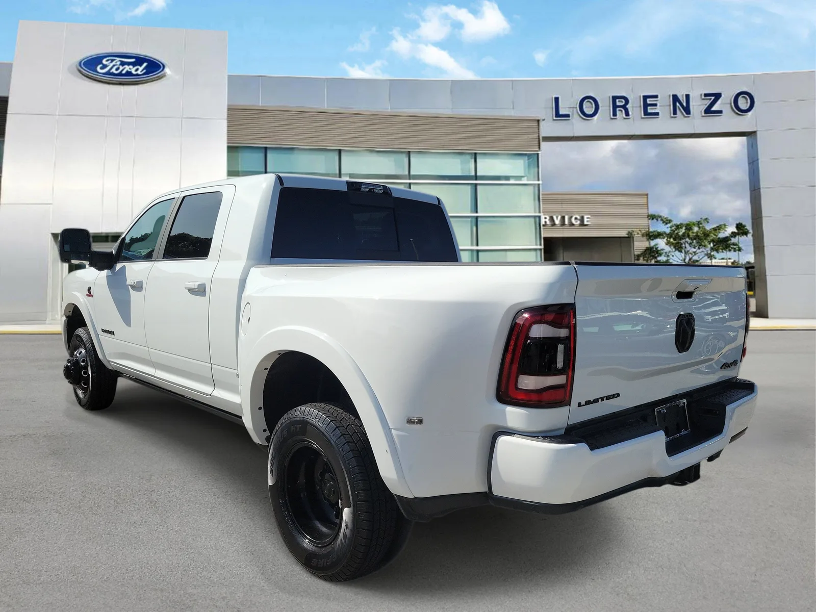 2024 RAM 3500 Limited 4WD Diesel photo 6