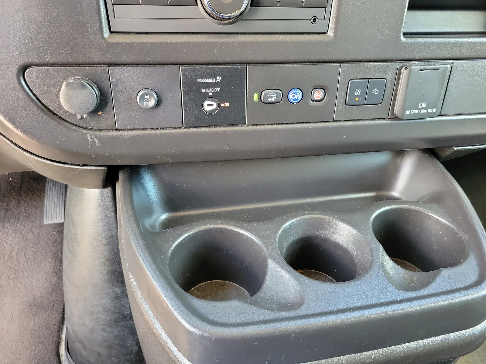 2023 Chevrolet Express Passenger LT photo 29